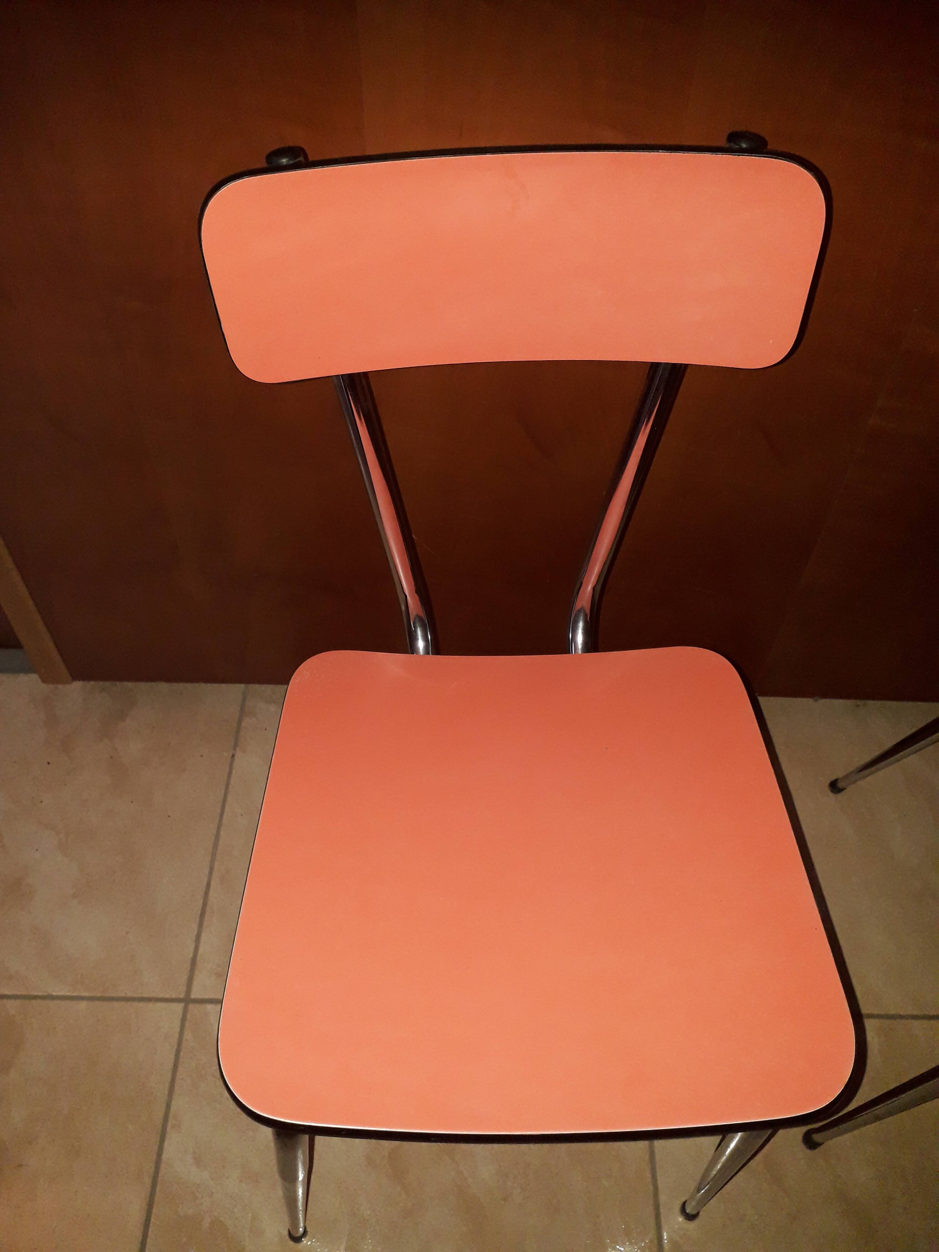 Paire de chaises en formica rouge pastel vintage