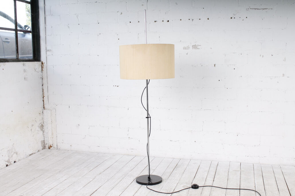 Floor lamp