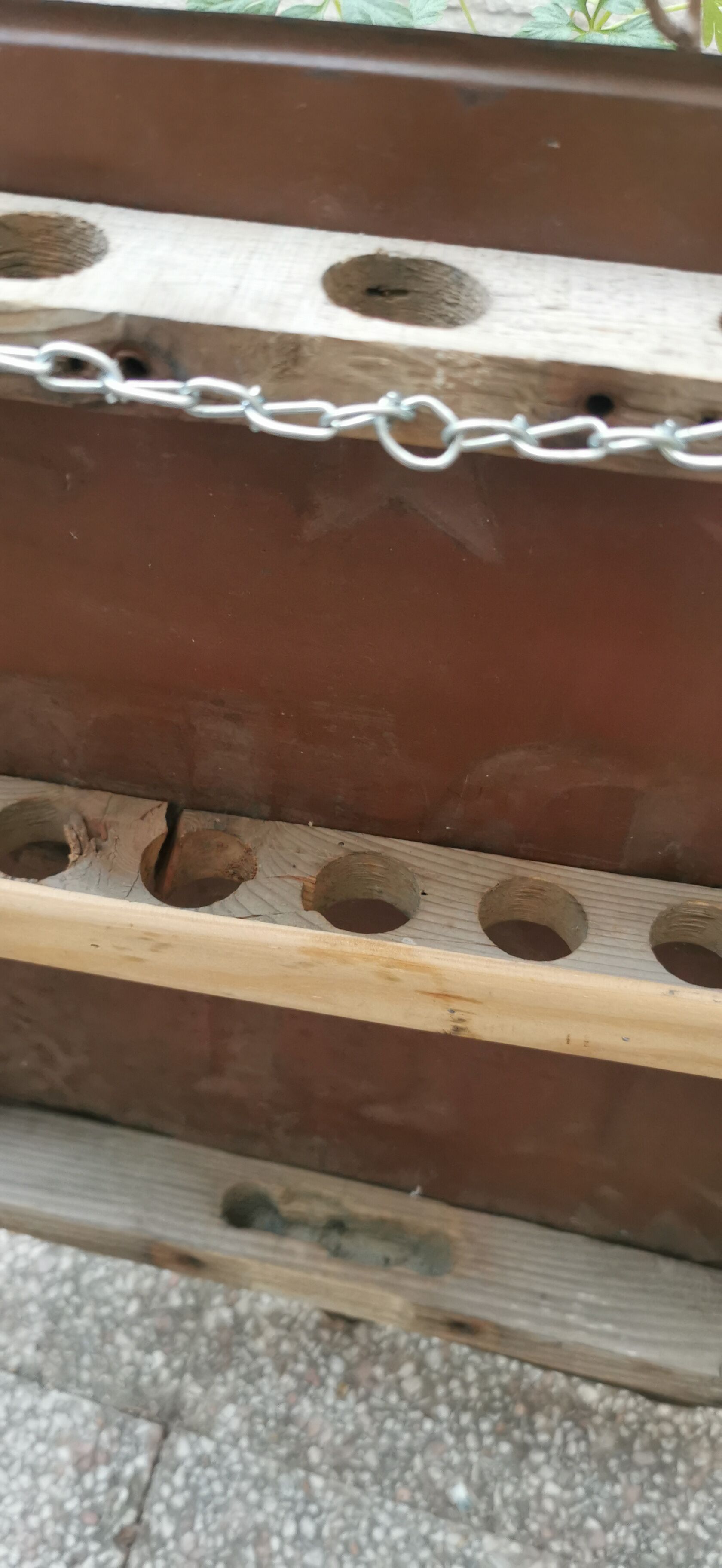 Plaque bearing the flags of mary French Republic