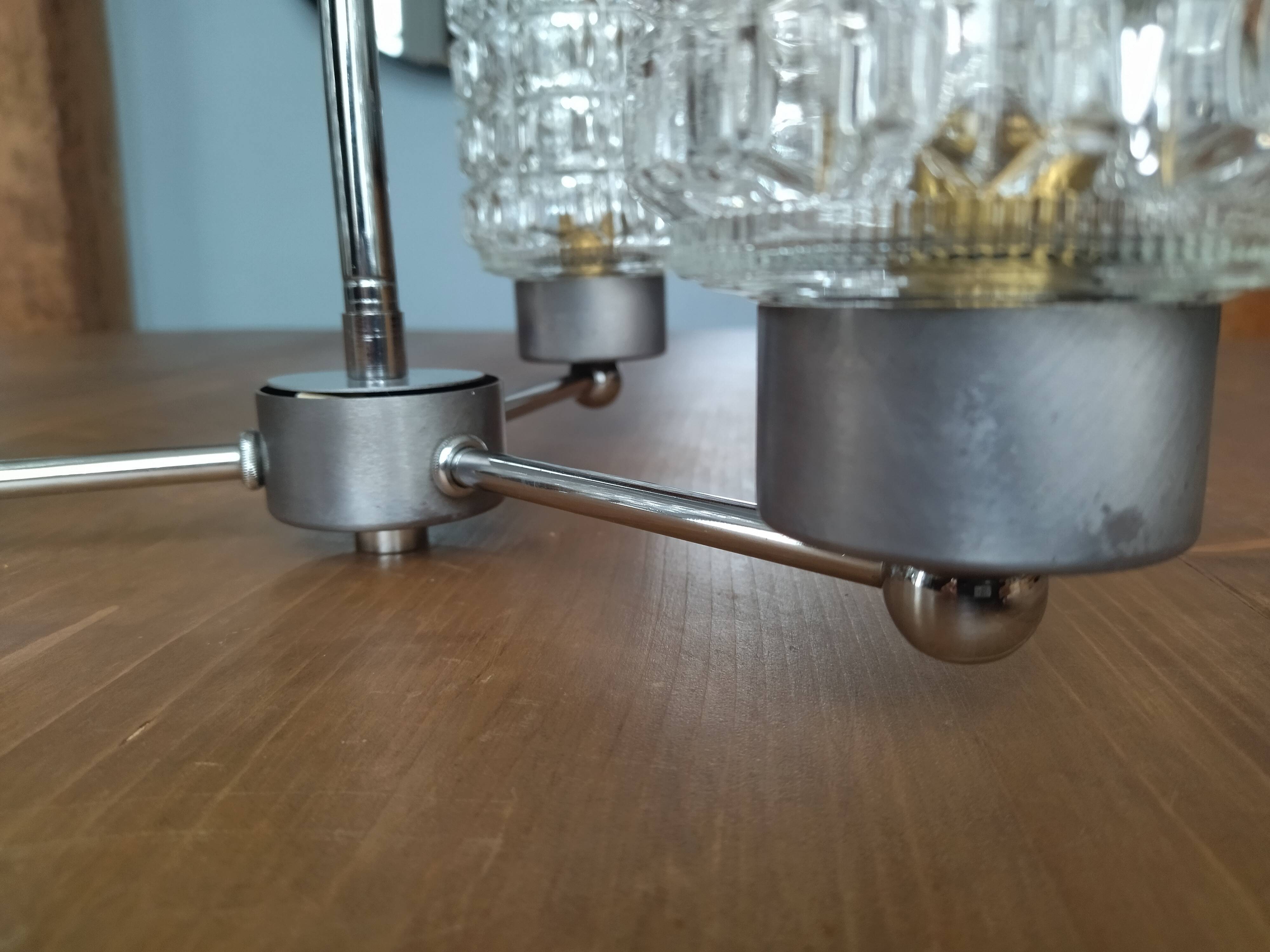 Suspension vintage avec 3 globes en verre ciselé