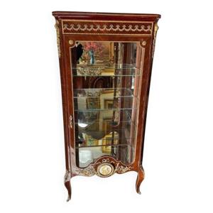 Vitrine de style Louis
