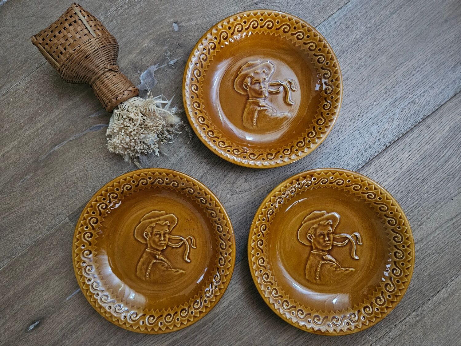 Set of 3 hollow plates Face of Breton Argoat Gourin