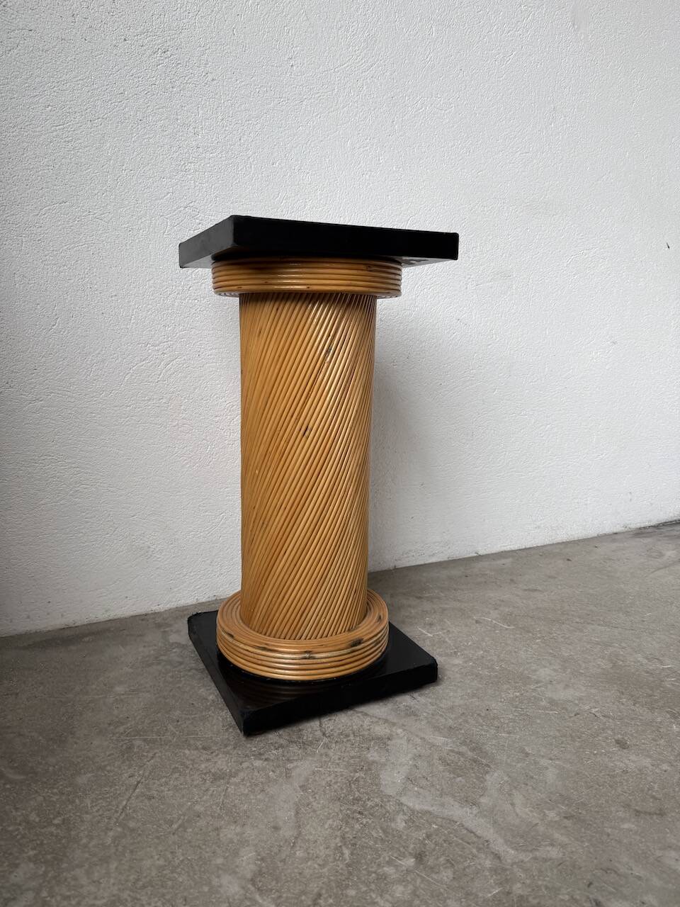 Crespi South Nursery Rattan Column