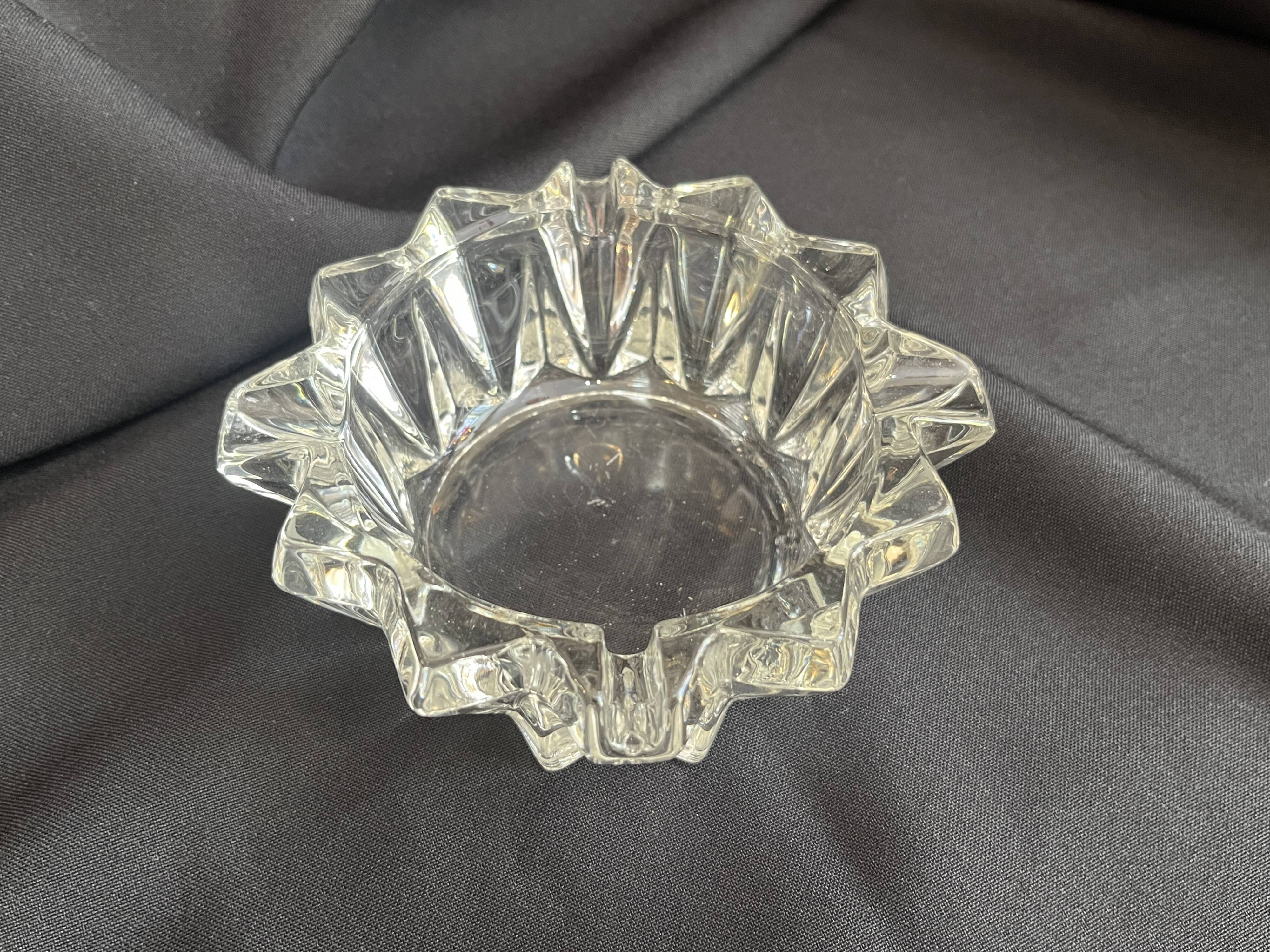 Art deco ashtray in old vintage molded glass glass pocket emptier