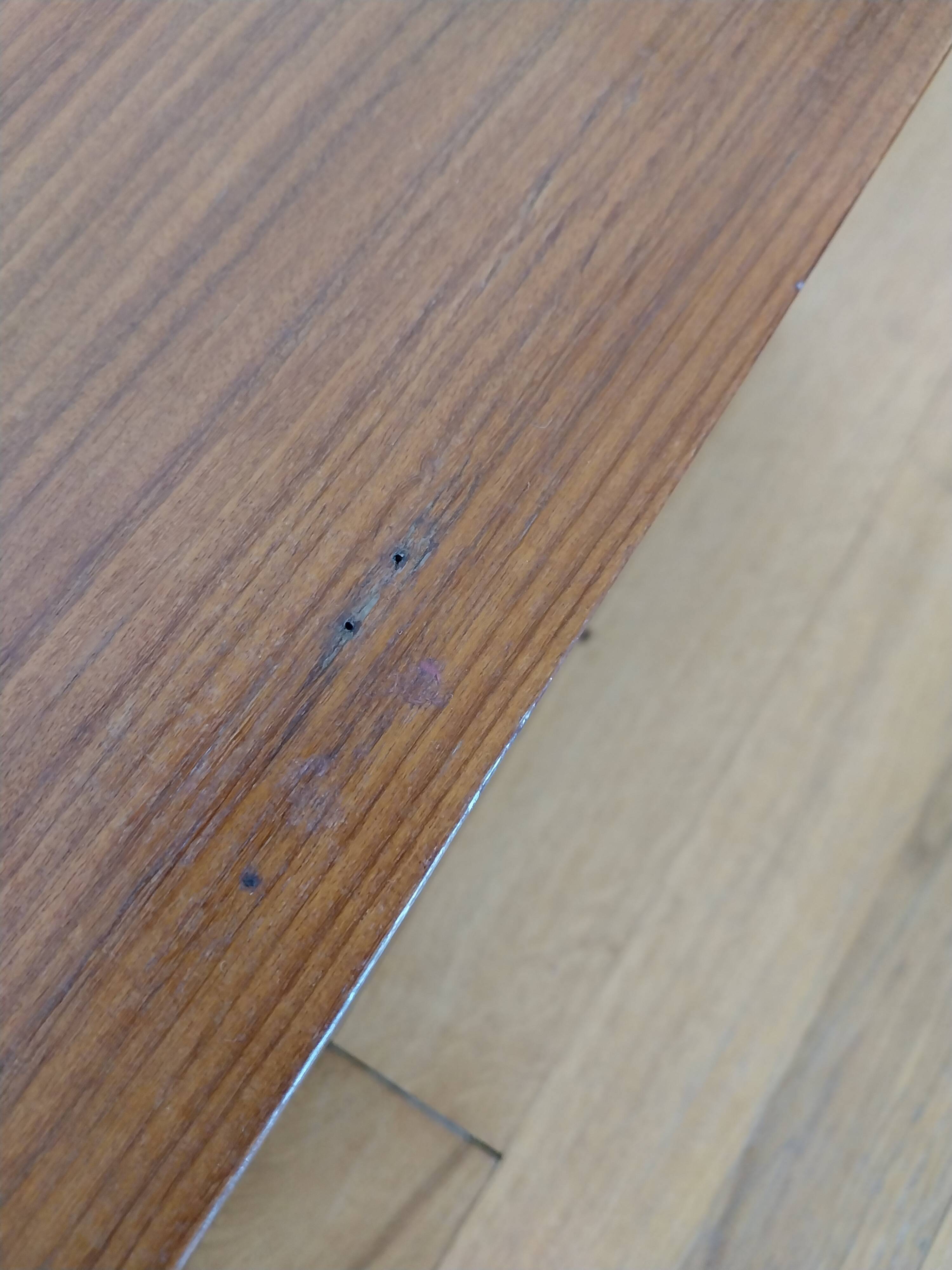 Paire de tables de chevet suspendues style scandinave
