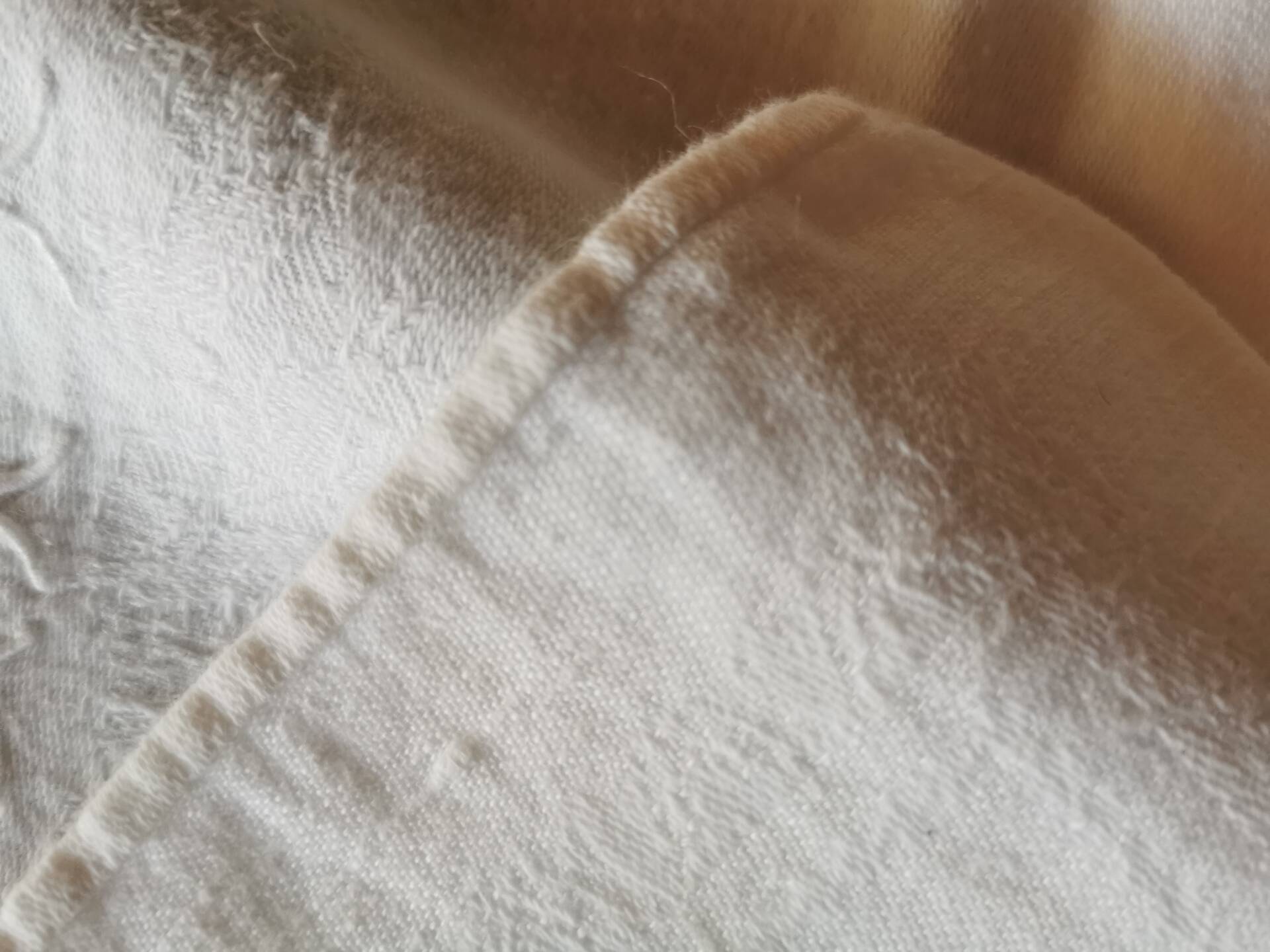 Set of 12 table napkins and an old damask linen tablecloth mono