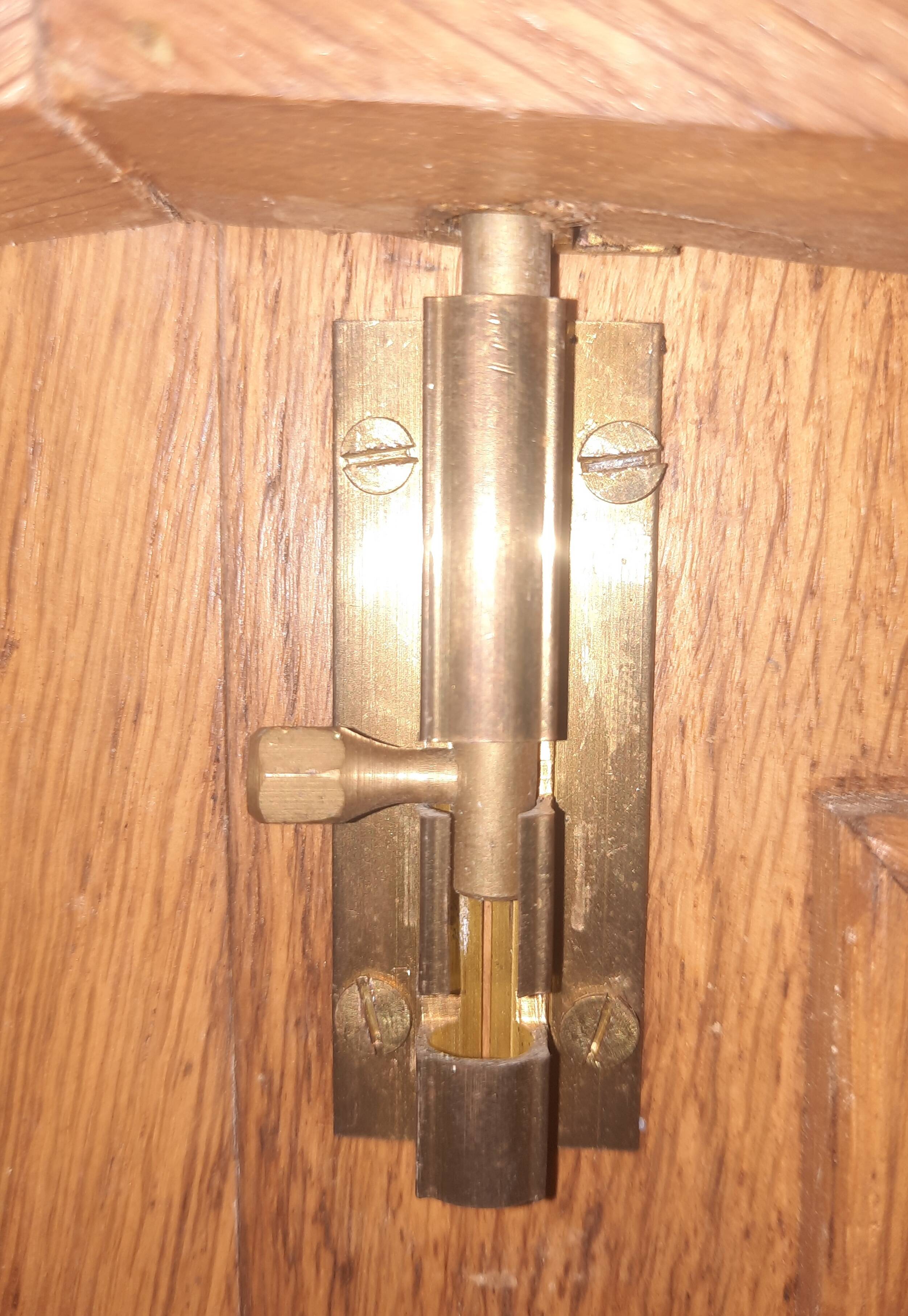 Double oriental door and its frame
