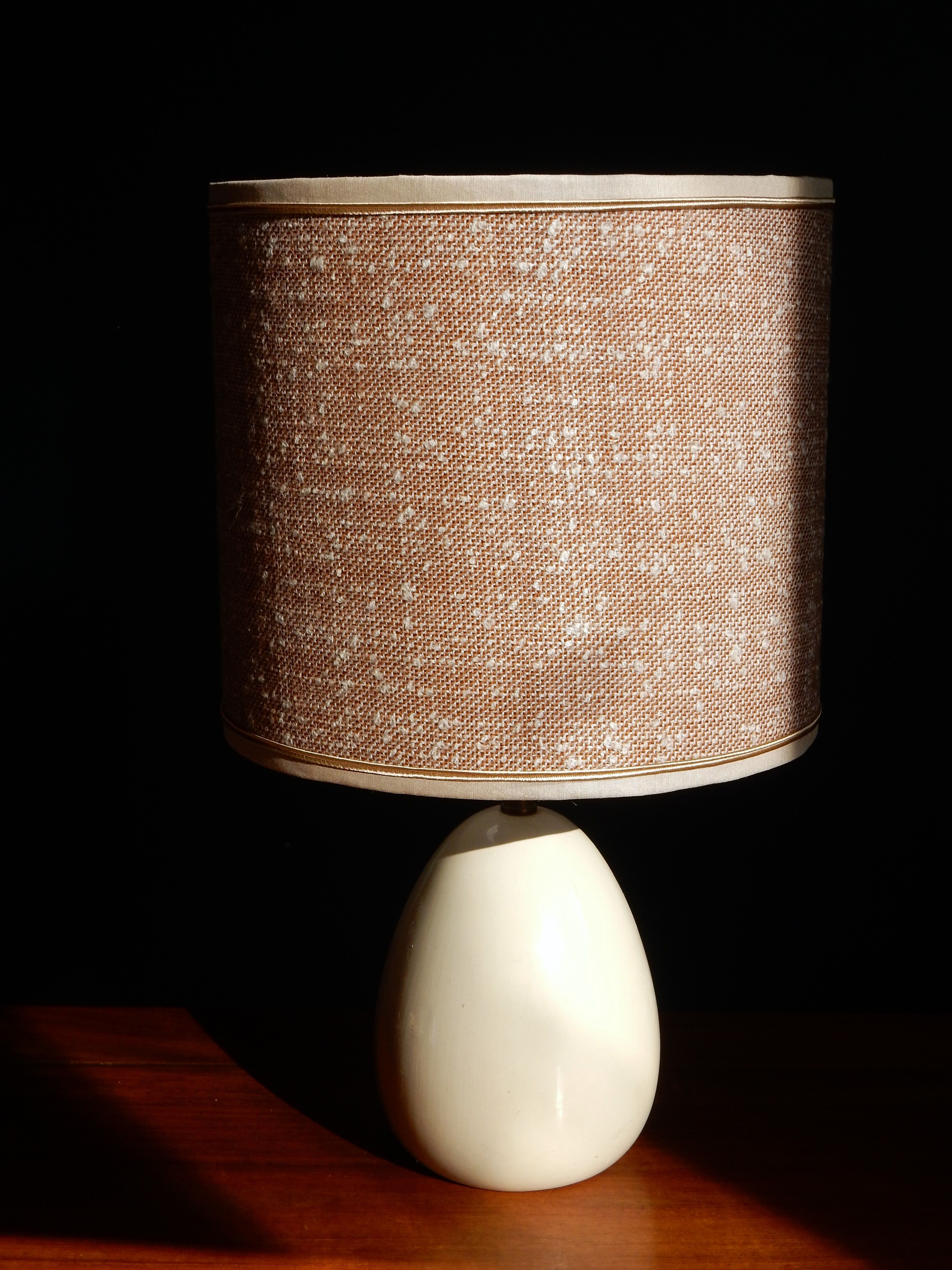 Table lamp in wool tweed and foot in cream color wood
