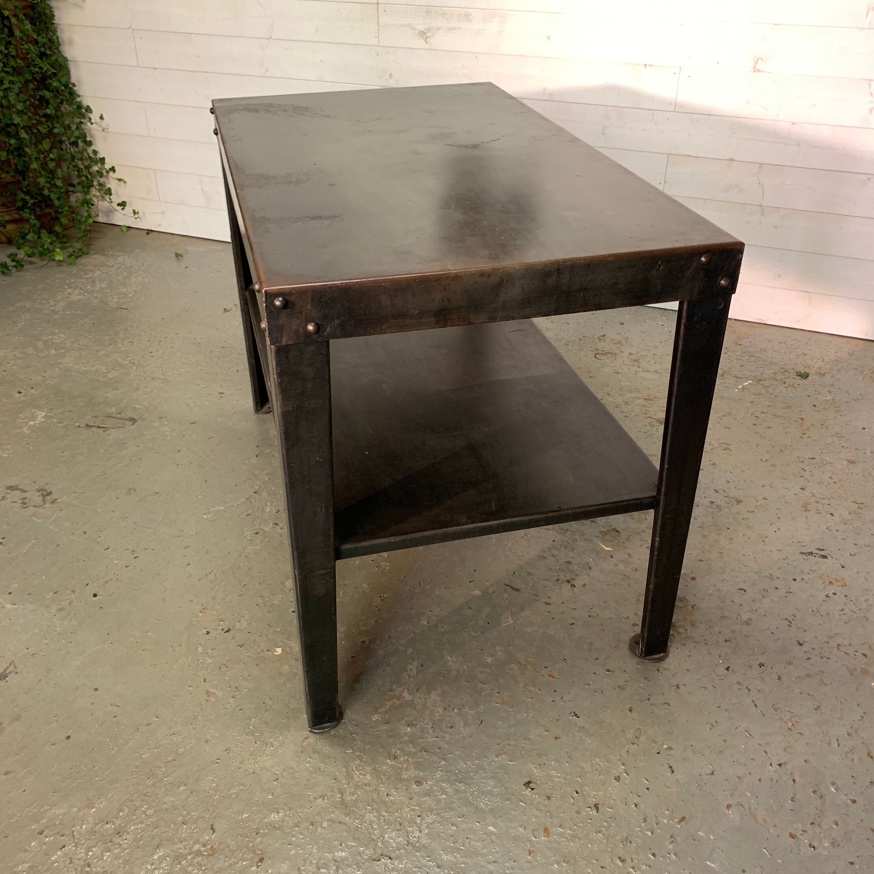 Steel industrial workshop table