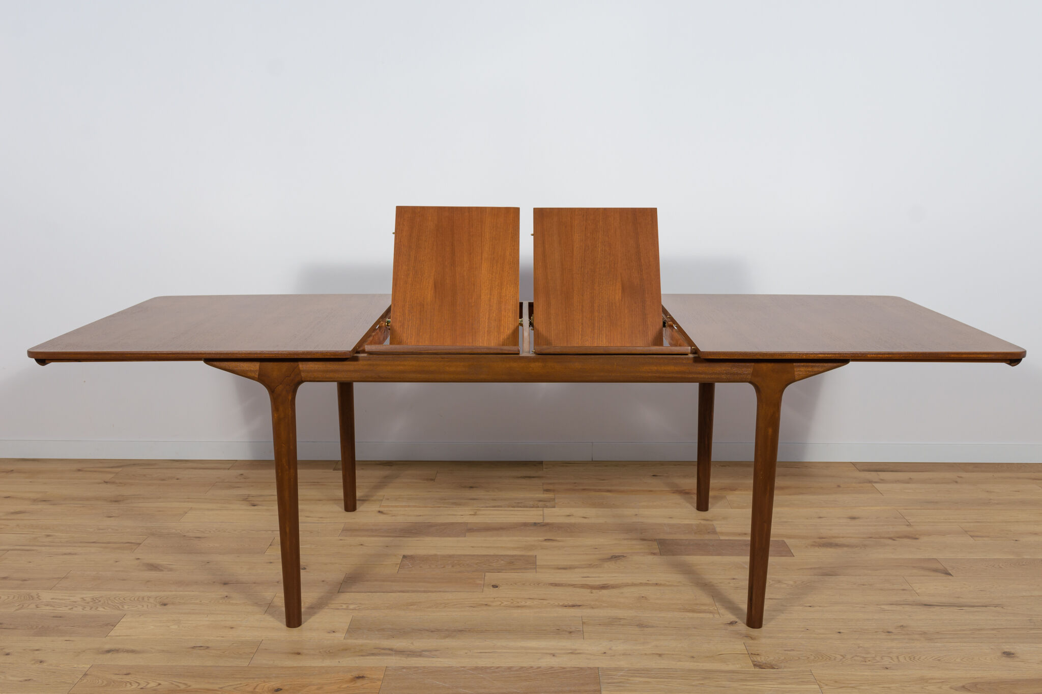 Mid-Century Teak Extendable Dining Table from McIntosh, 1960s