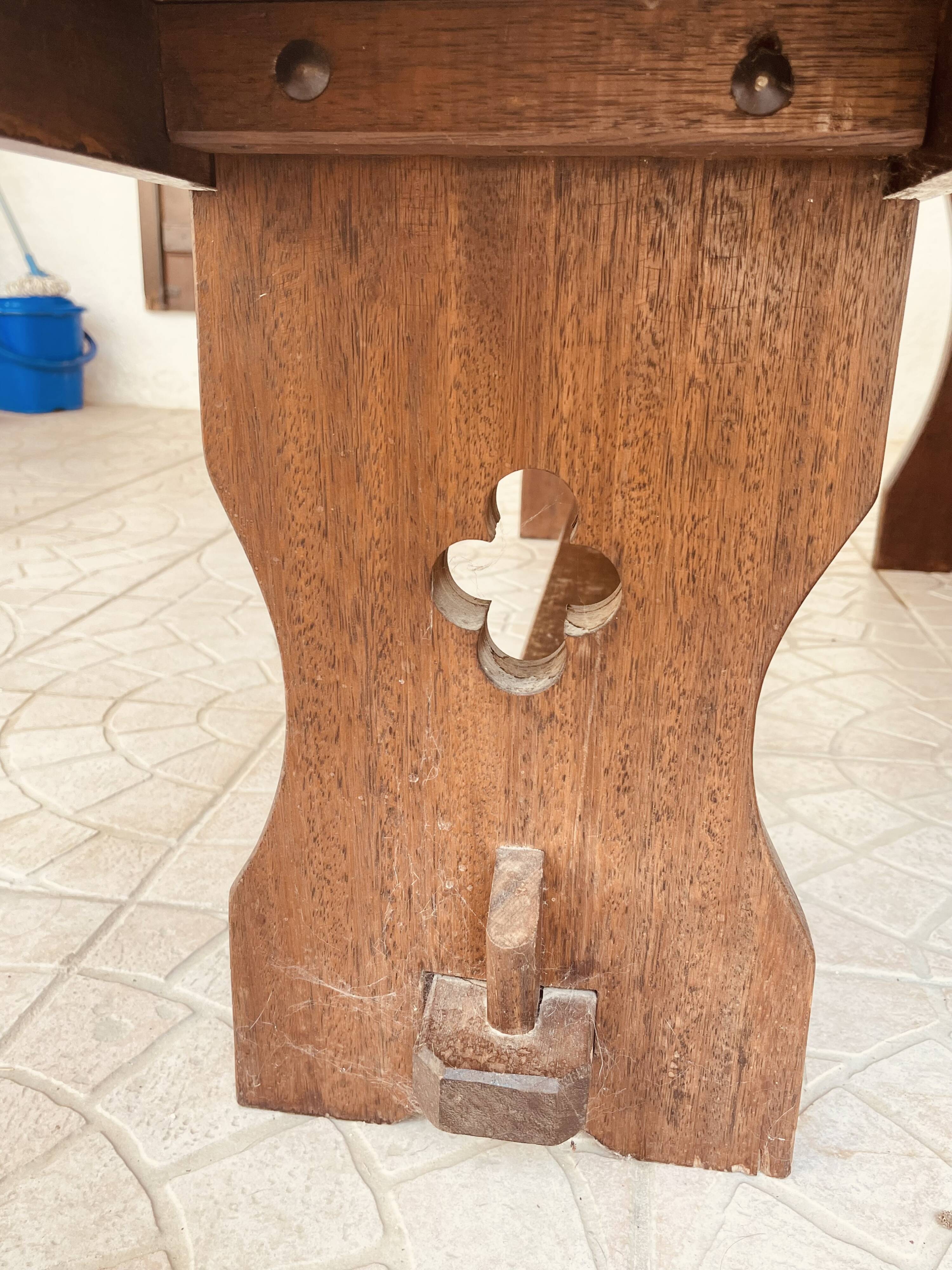 Table de Monastère Anglaise en Chêne Massif et ses 2 Bancs