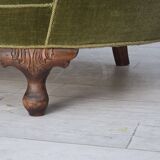 Canapé 2 places incurvé danois des années 1960, revêtement en velours vert, pieds en chêne.