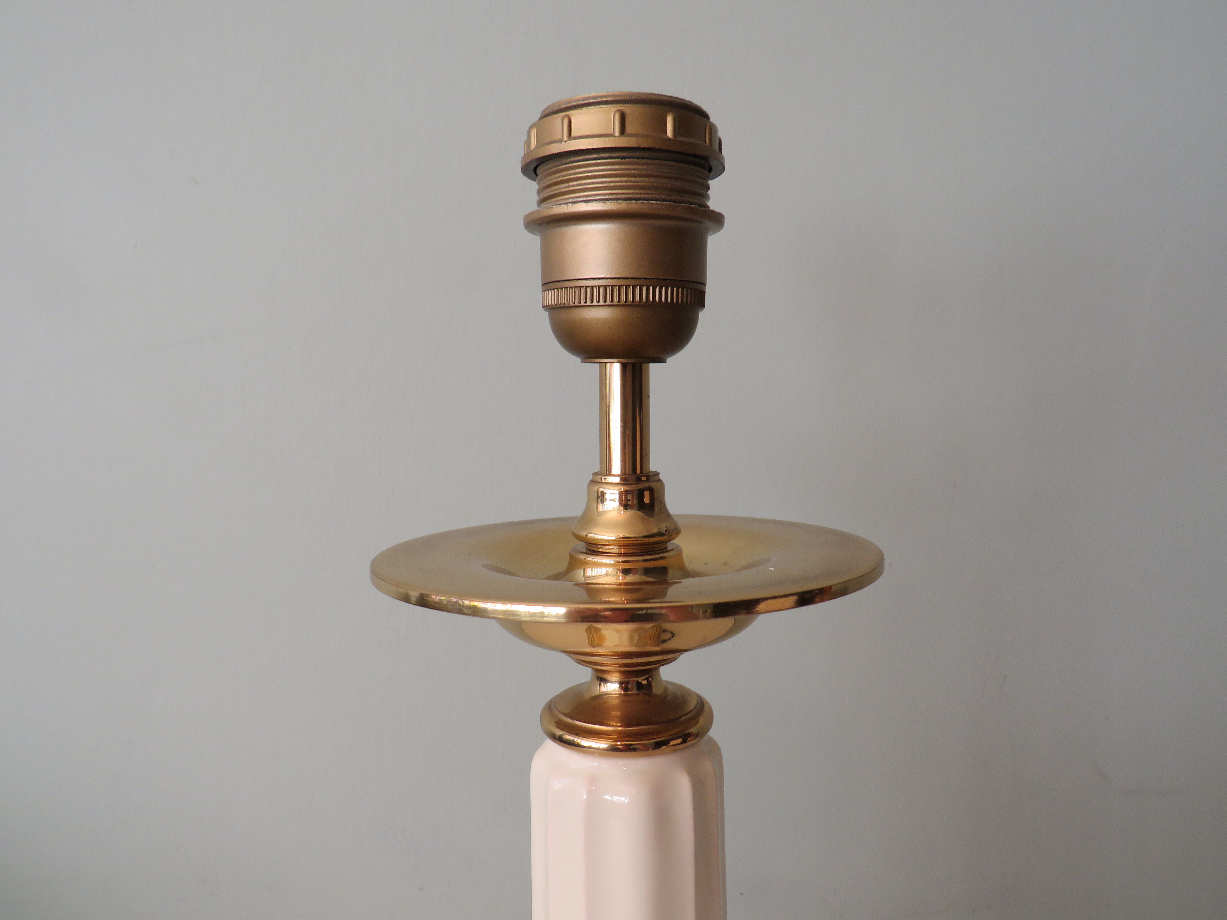 Impressive lamp with white ceramic stem and 1970 brass base
