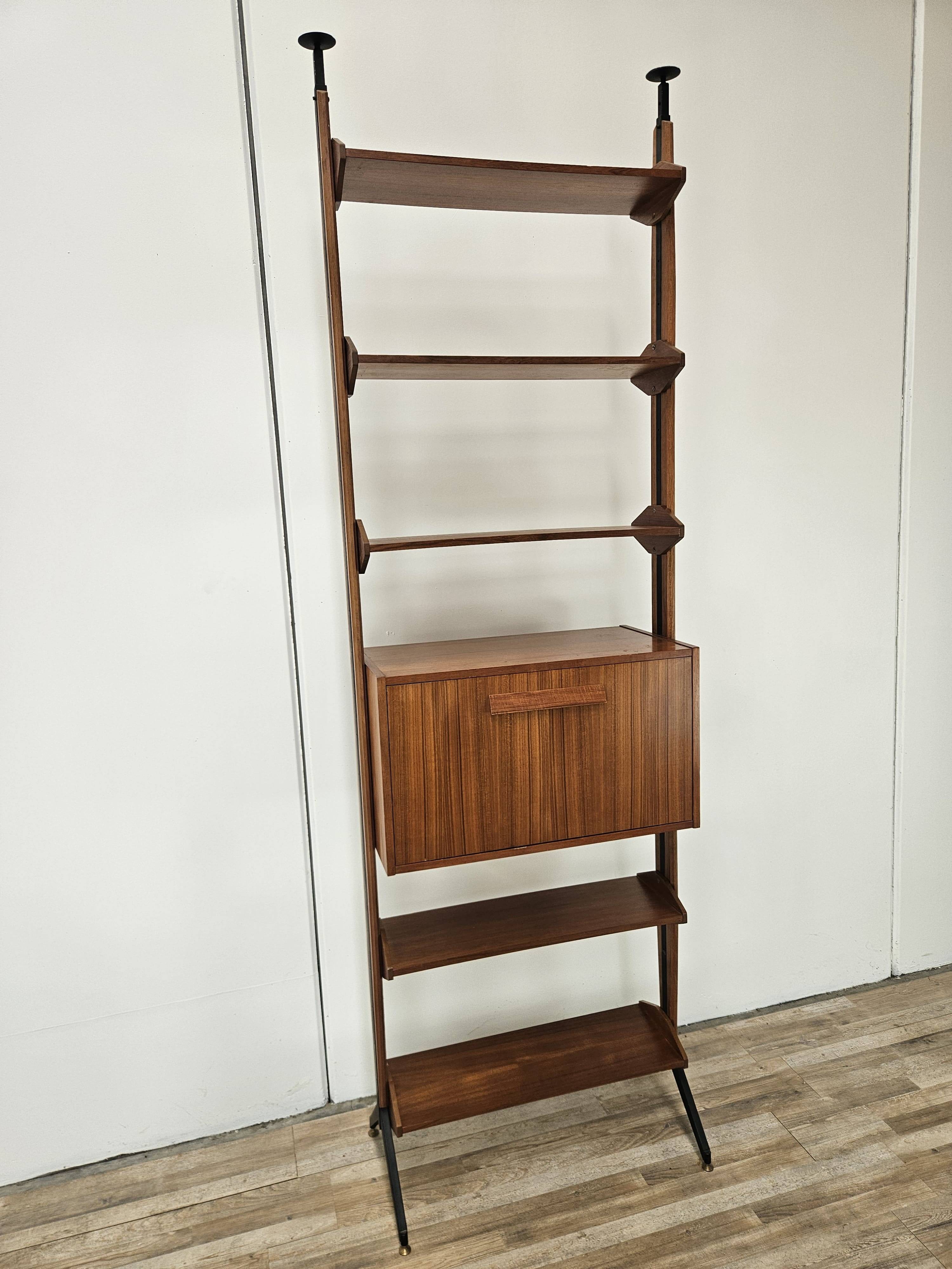 1960s teak floor/sky bookcase with shelves and compartment