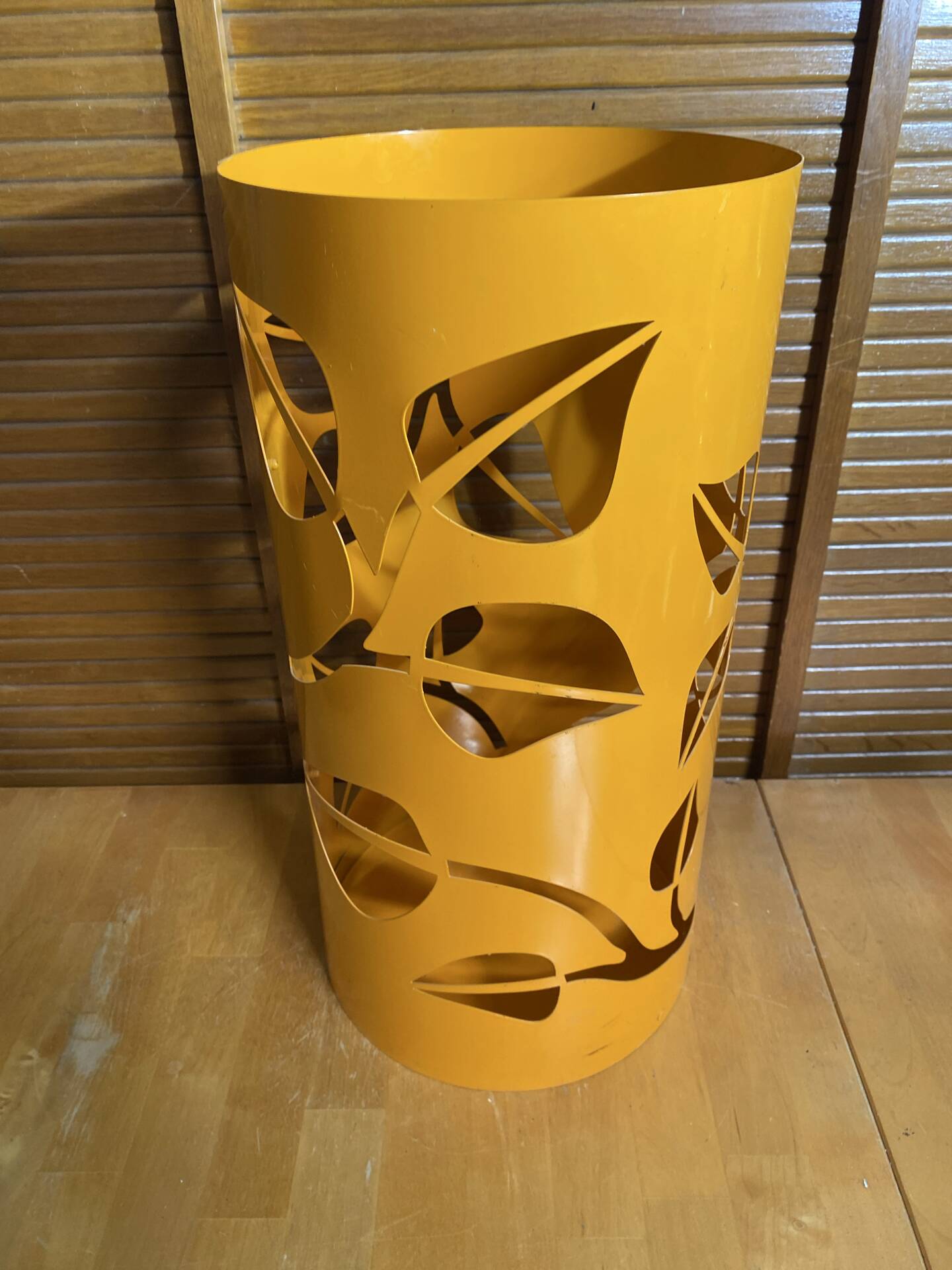 Orange Metal Cylindrical Design Umbrella Stand with Cut-Out Leaf Decoration #E2
