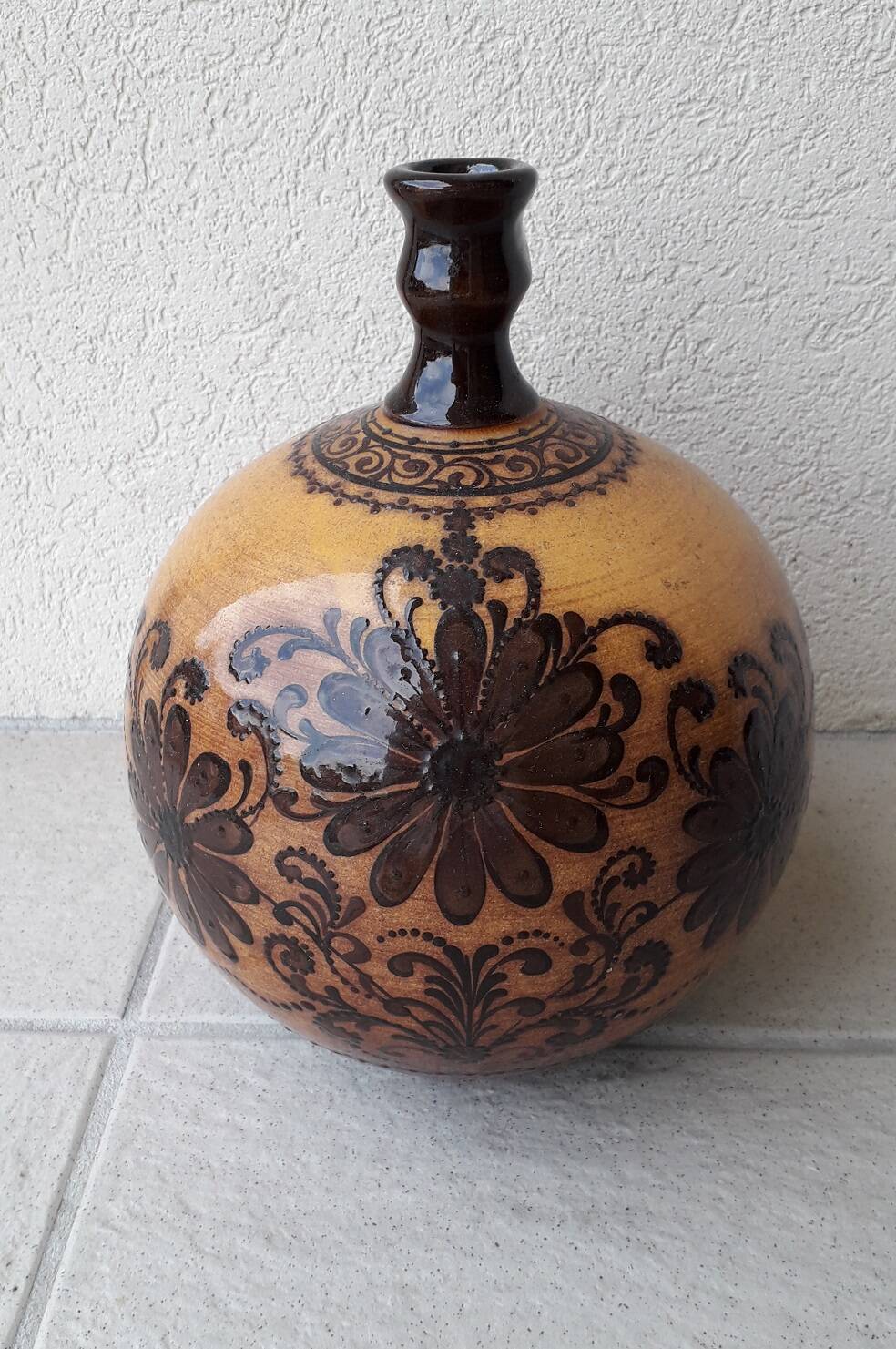 Alsatian terracotta pottery vase