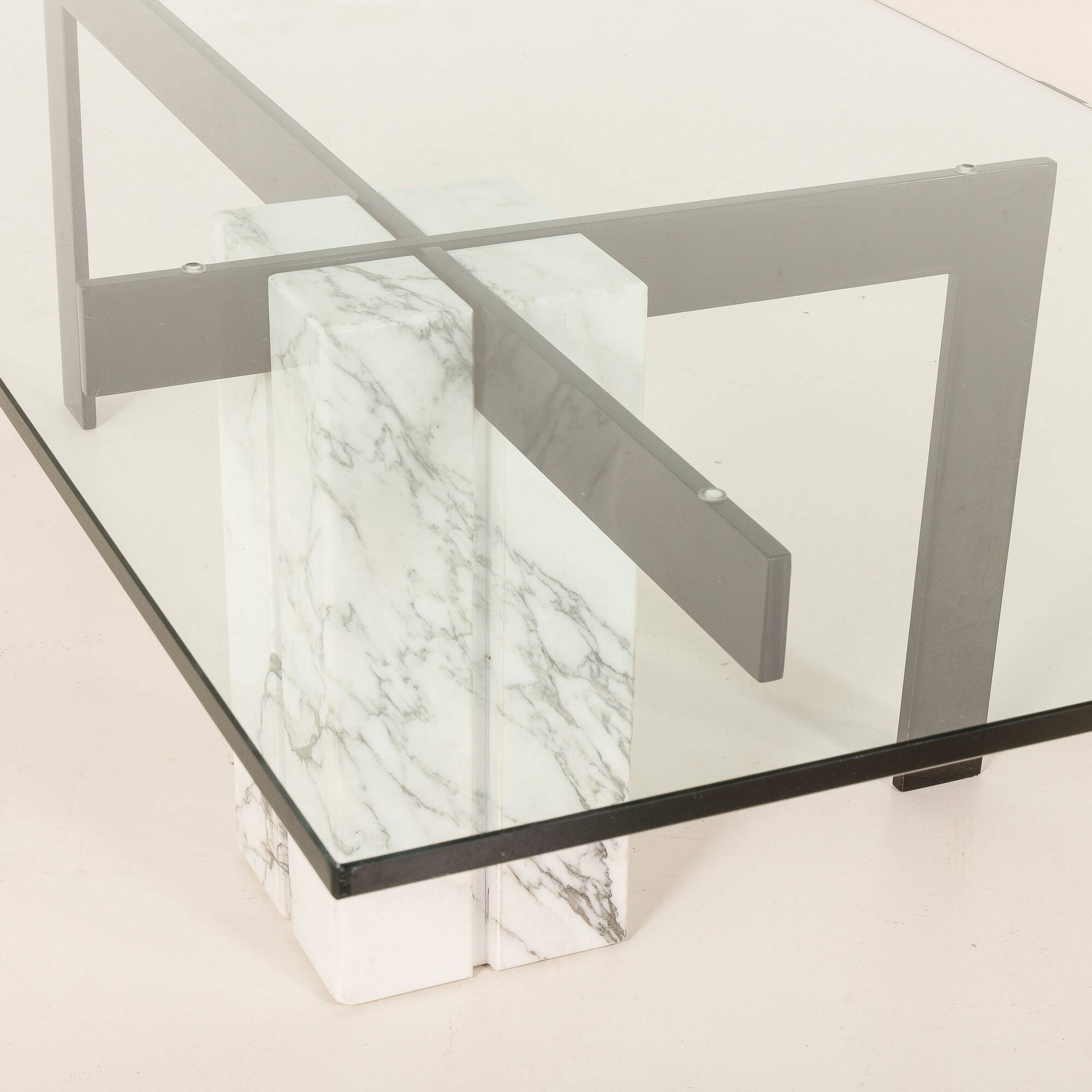 Table basse en marbre de Carrare par Hank Kwint pour Metaform, Italie, années 1980.