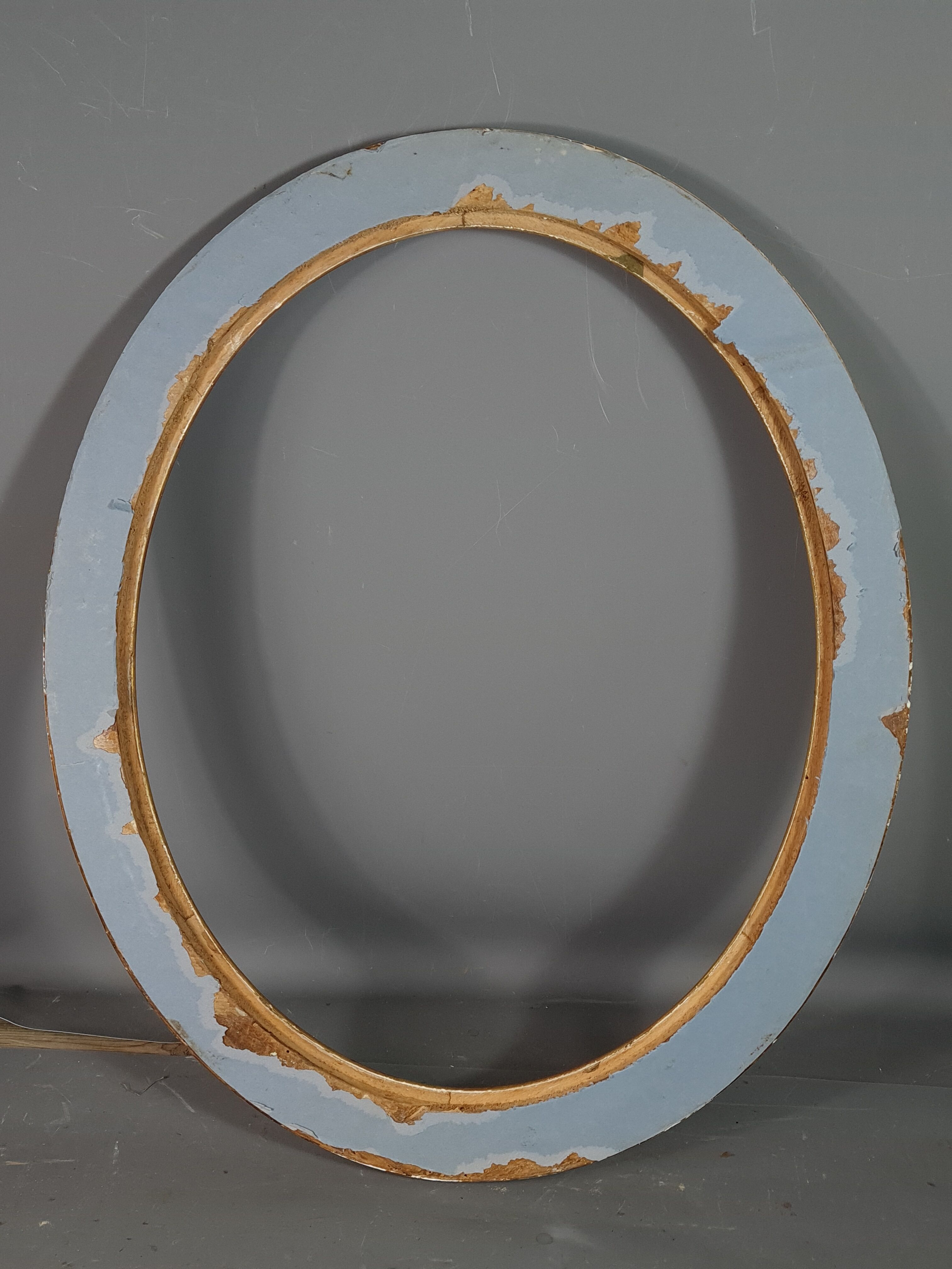 Old oval frame gilded wood with gold leaf 58.5x48.5 cm, foliage 49.8x40.8 cm SB