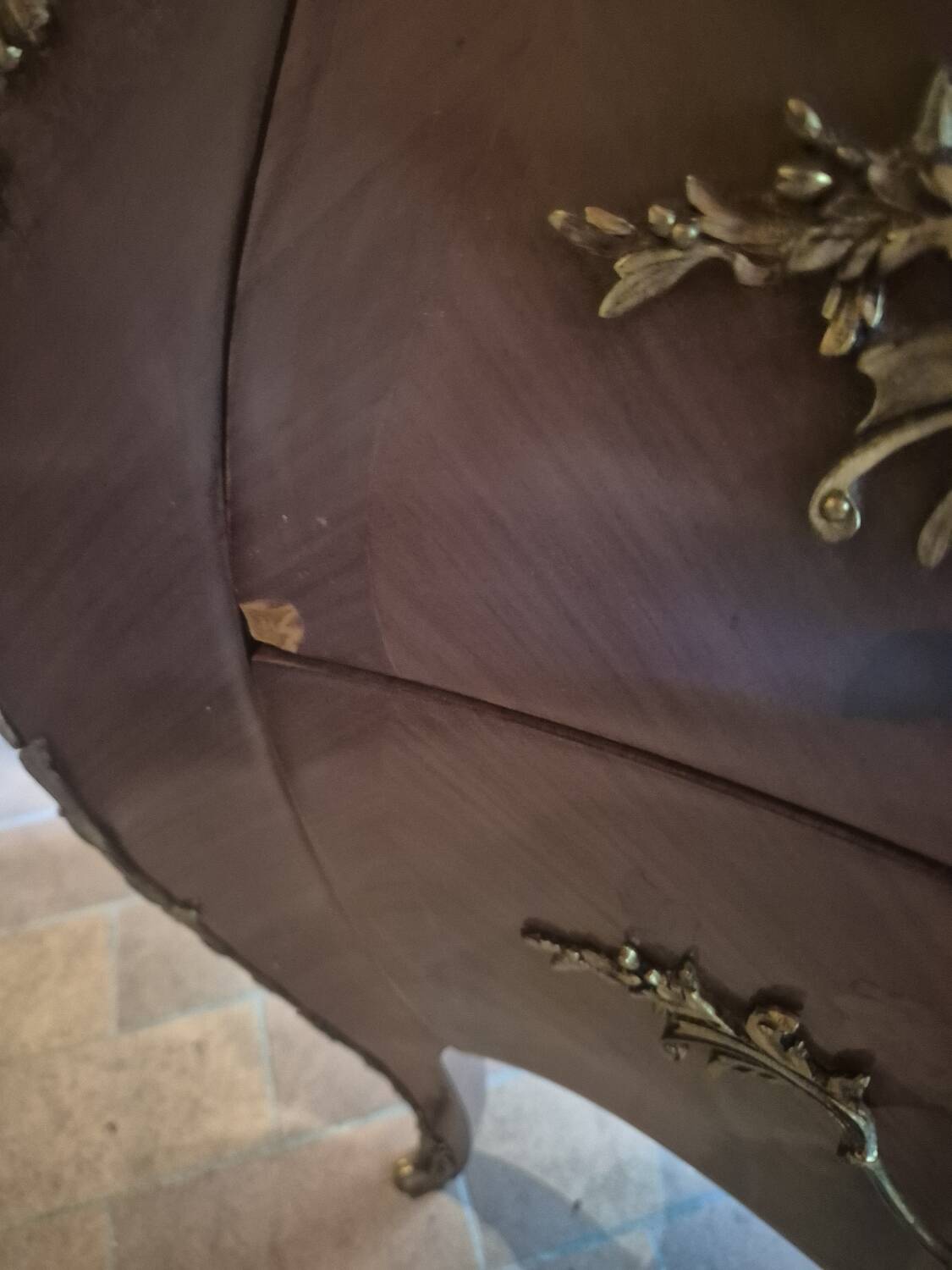 Commode en bois de rose