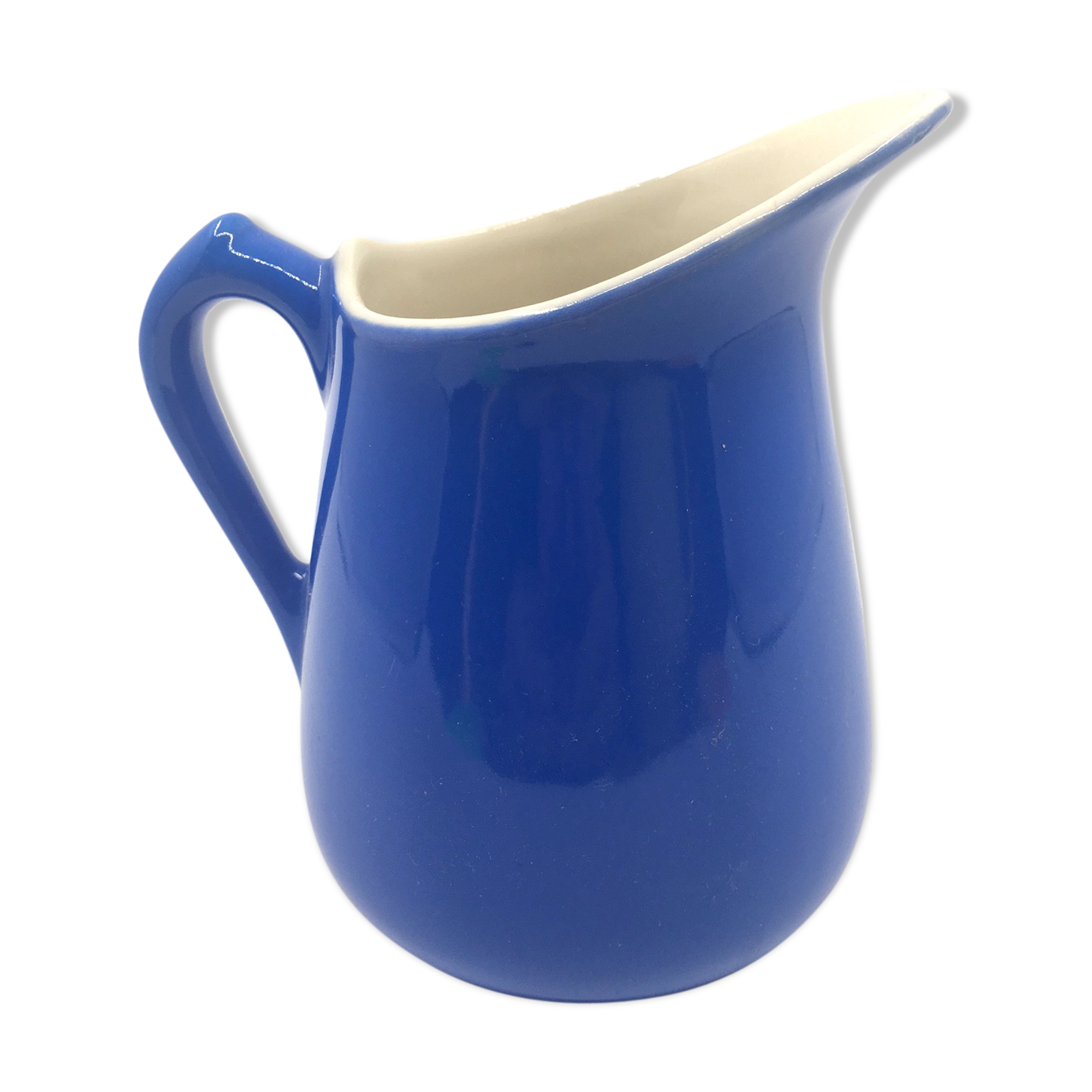 Pichet en céramique bleue