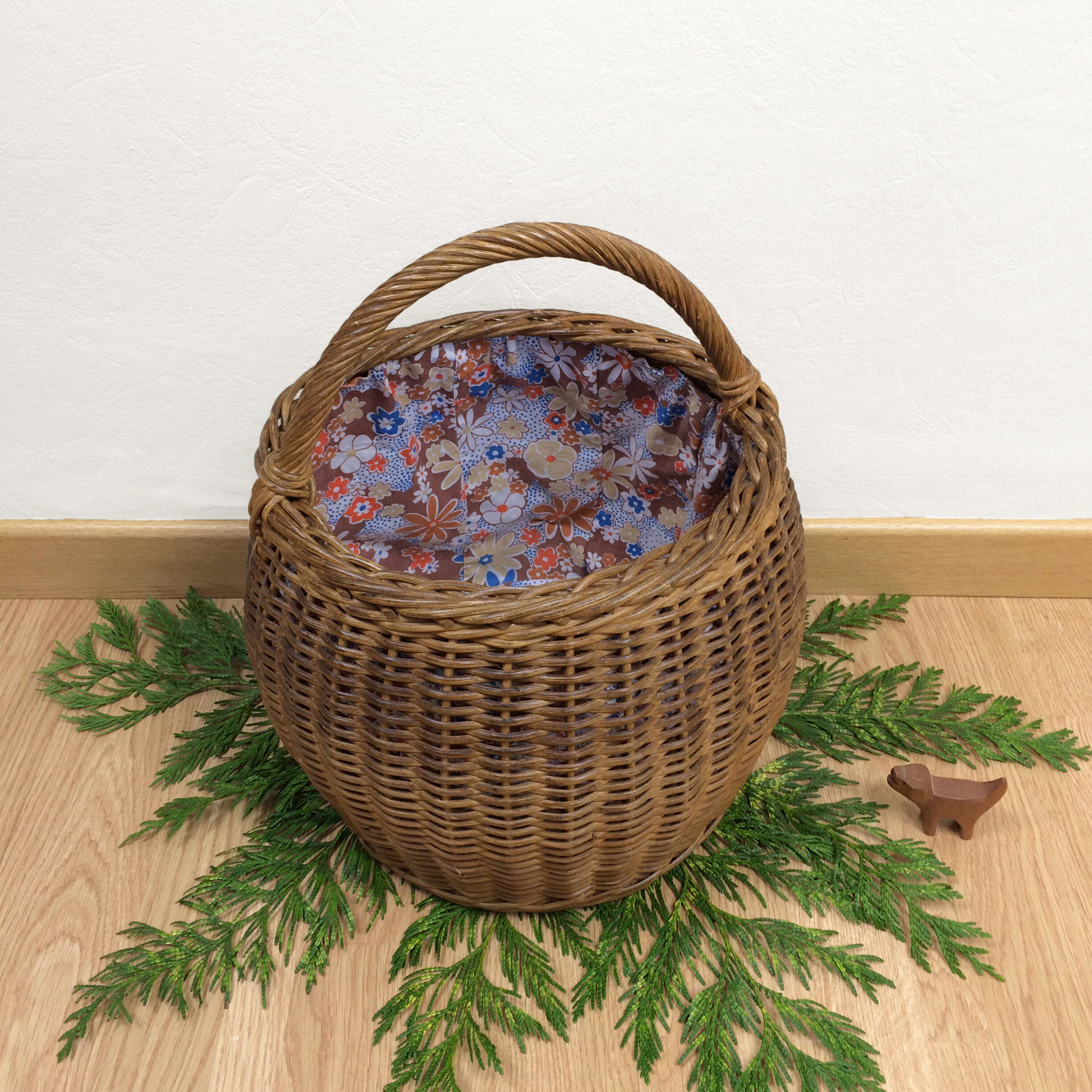 Wicker ball basket
