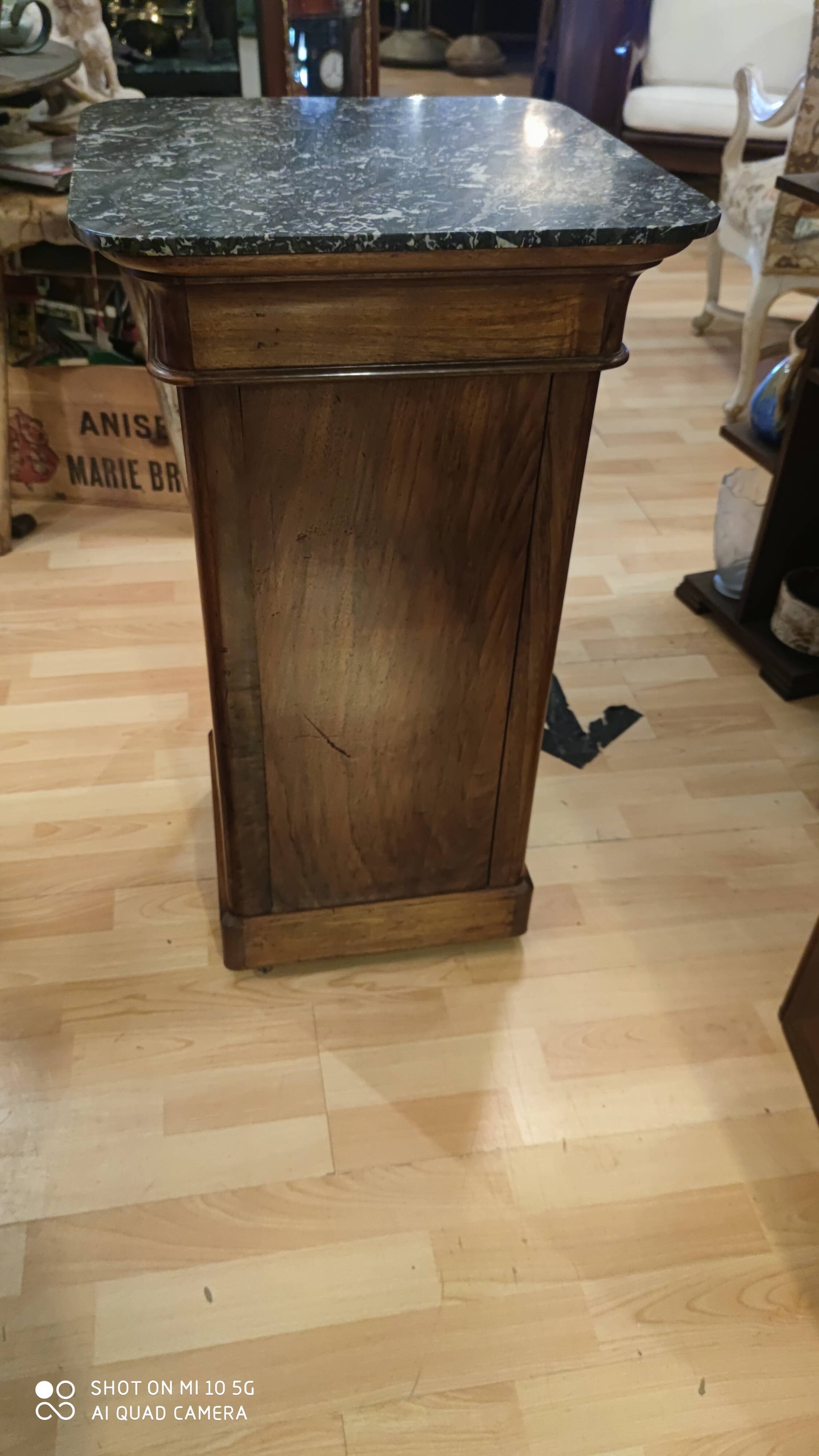 Chevet roulant 4 faces en noyer époque Restauration