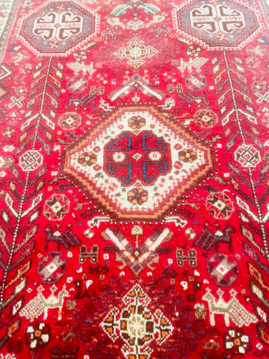Persian carpet Iran Shiraz hand-knotted wool on wool, circa 1970