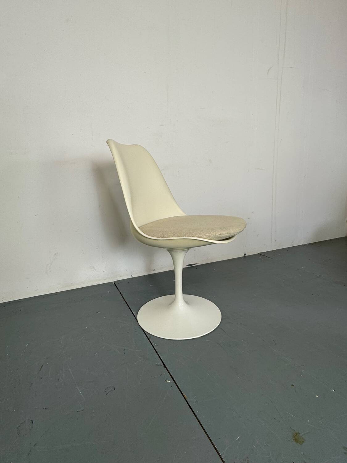 4 Mid-Century Modernist Space Age Tulip Chairs by Eero Saarinen Knoll, 1960s