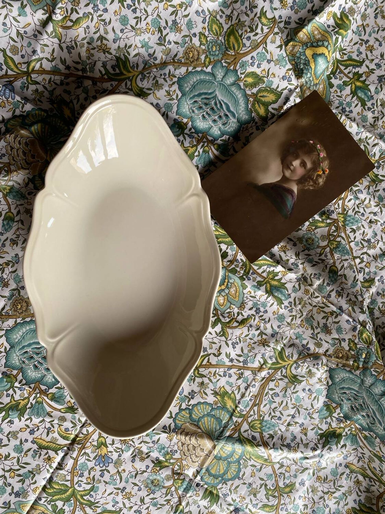 Grand ravier en porcelaine Wedgwood