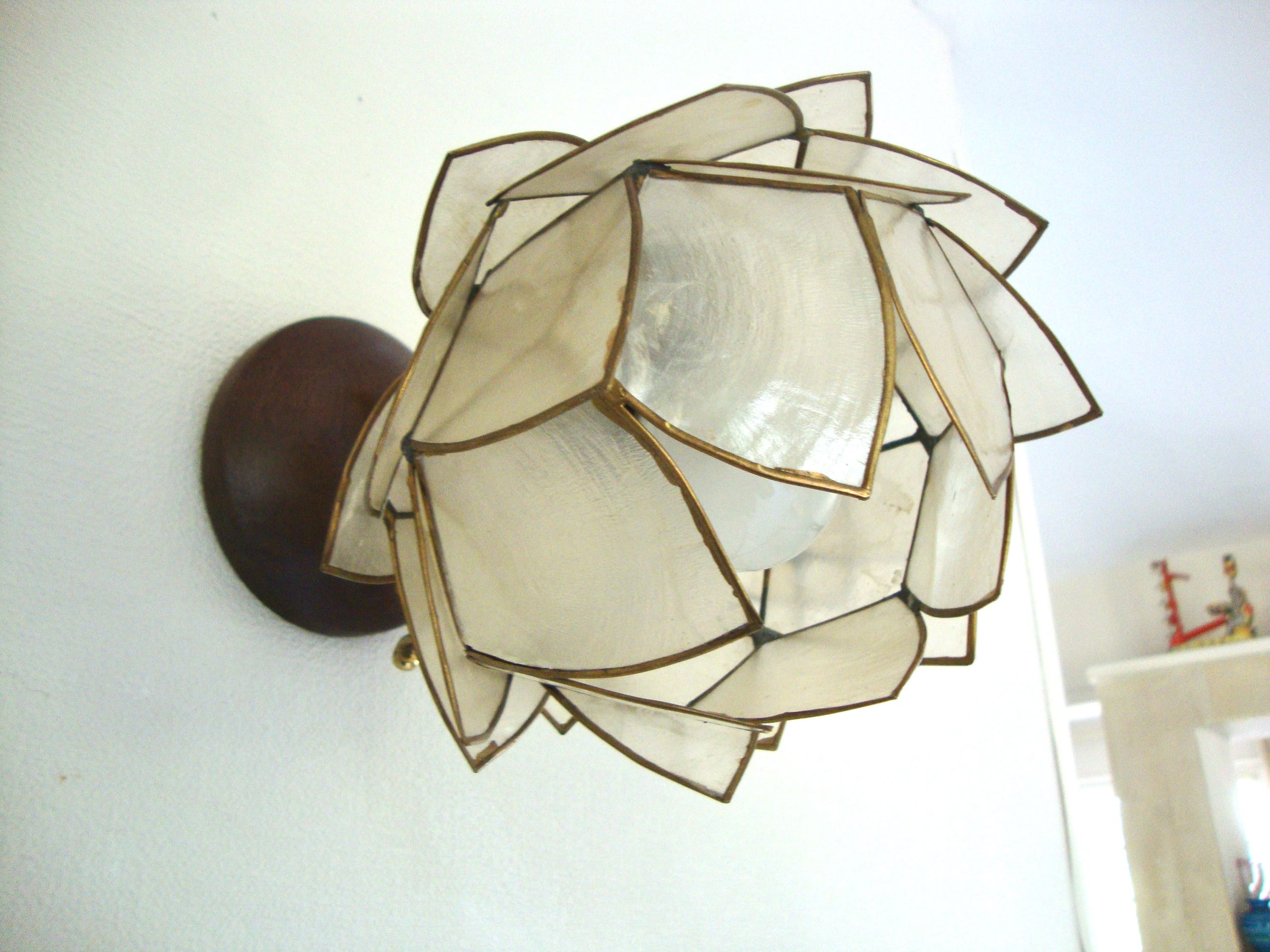 Applique lotus nacre et laiton