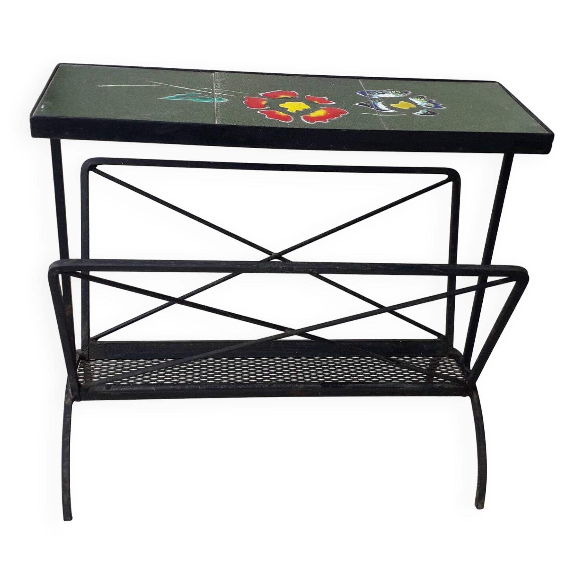 Side table with iron magazine rack