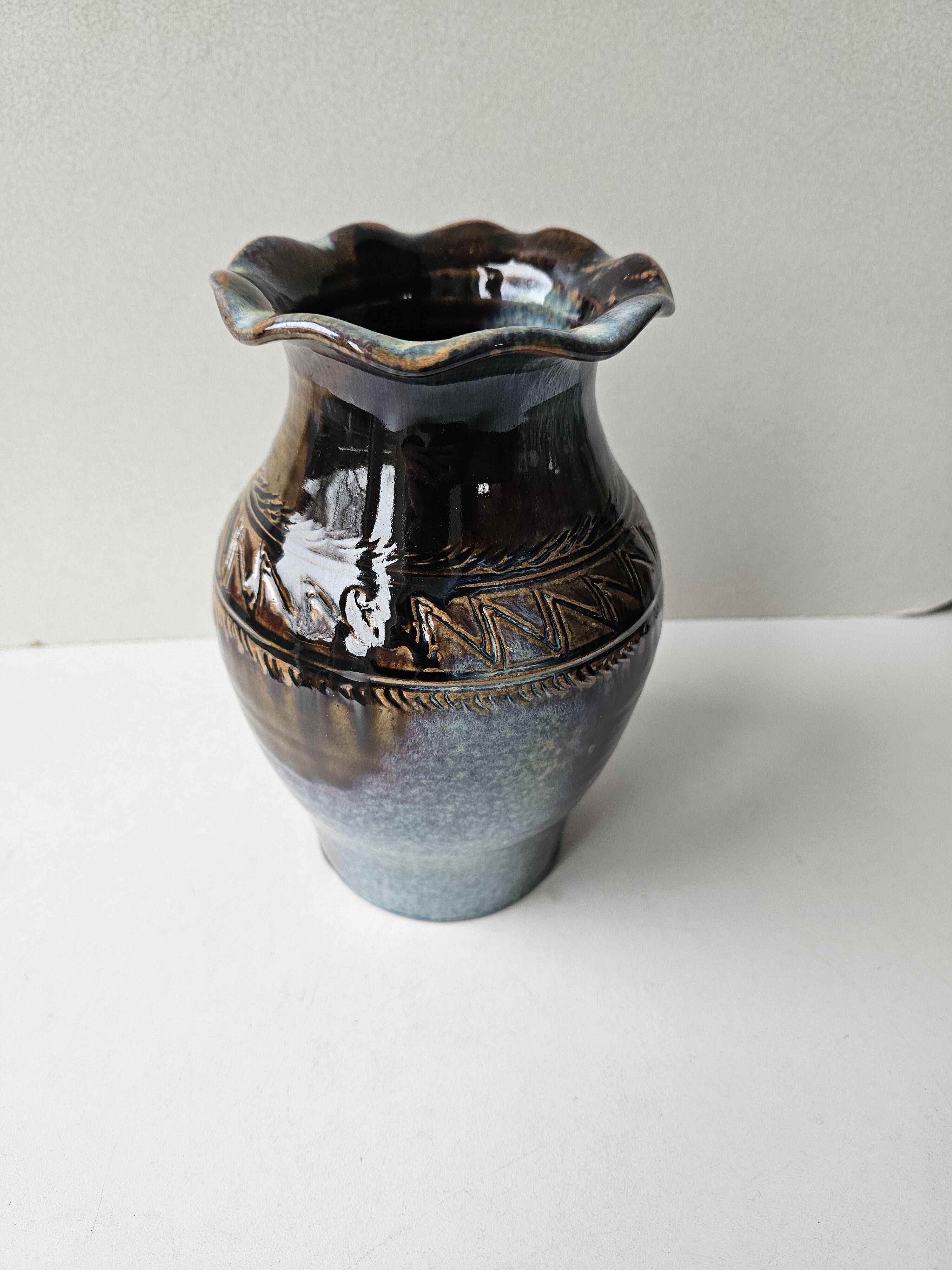 Glazed ceramic vase, signed (signature to be identified)
