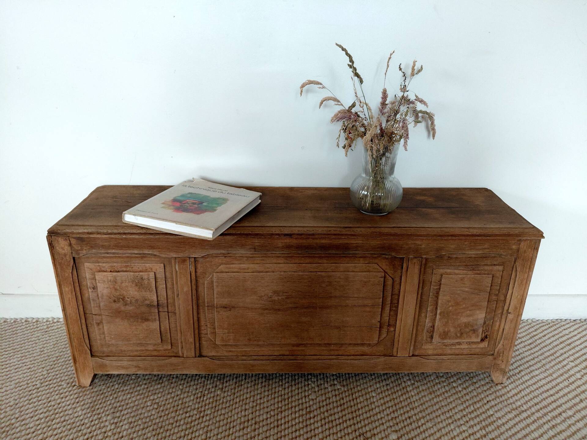 Large antique wedding chest in raw oak from the 19th century (shallow depth)