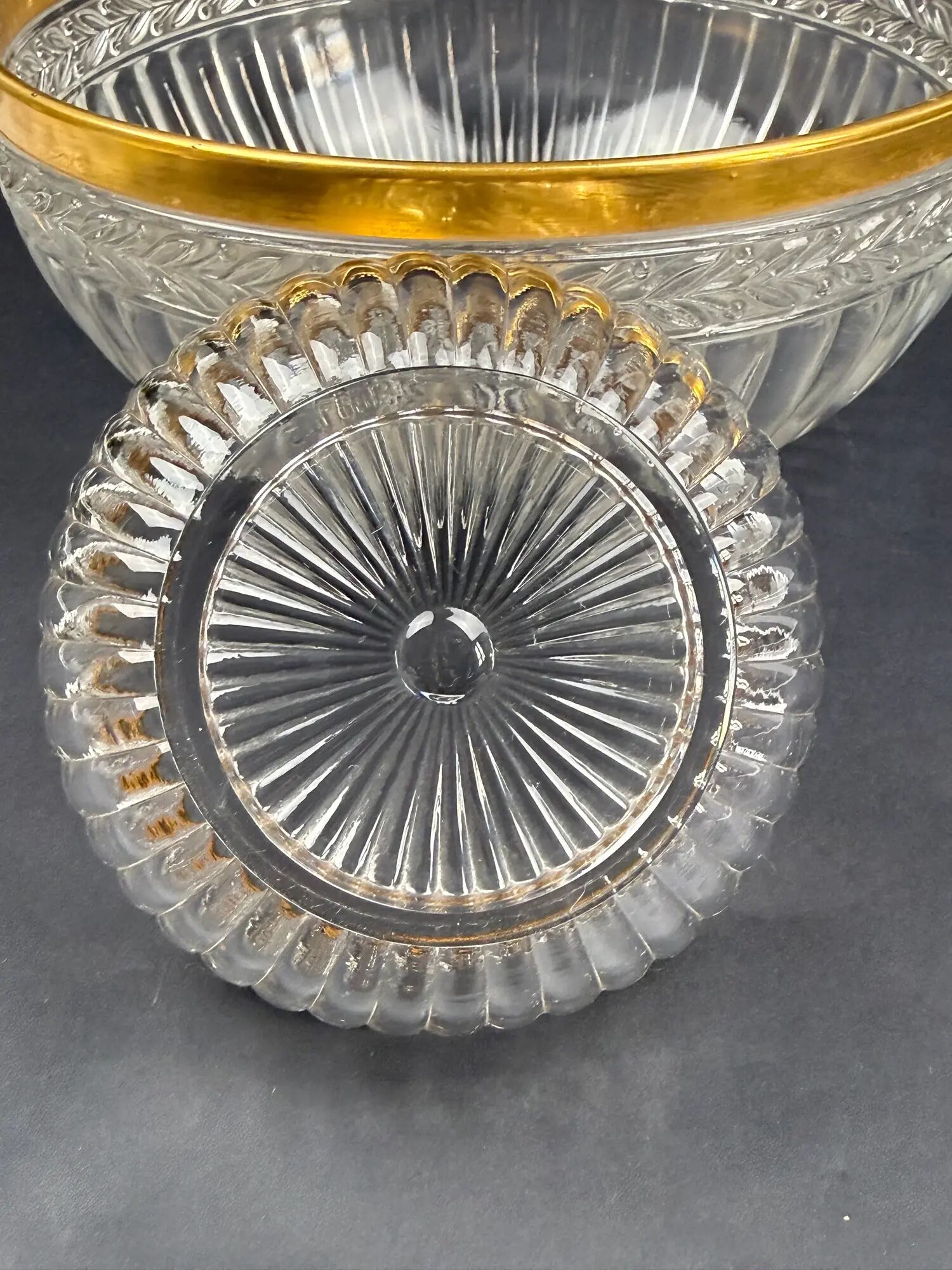 Saint-Louis Golden Laurels, dessert service, bowl and 12 small dishes.