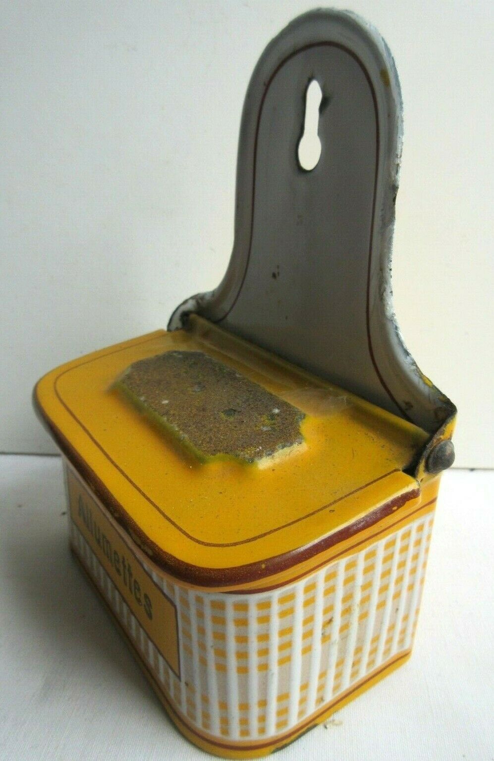 Pyrogen matchbox, Art Deco, enamelled sheet no coffee maker, signed BB