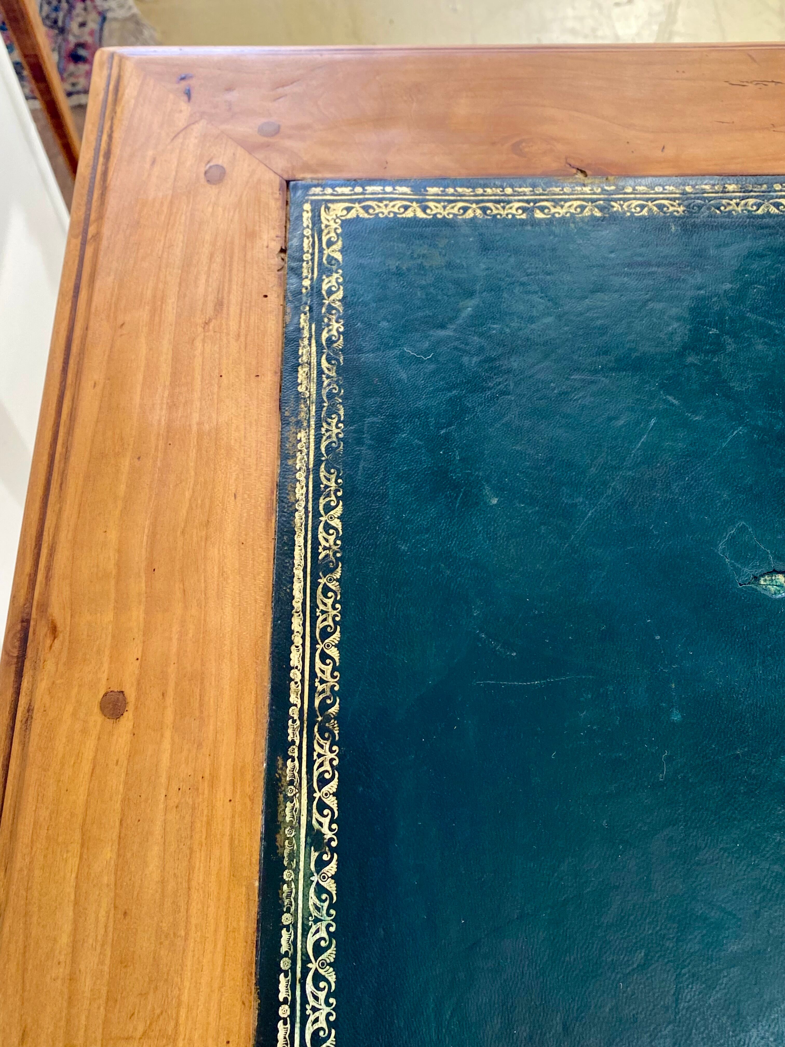 Small Office Louis Philippe