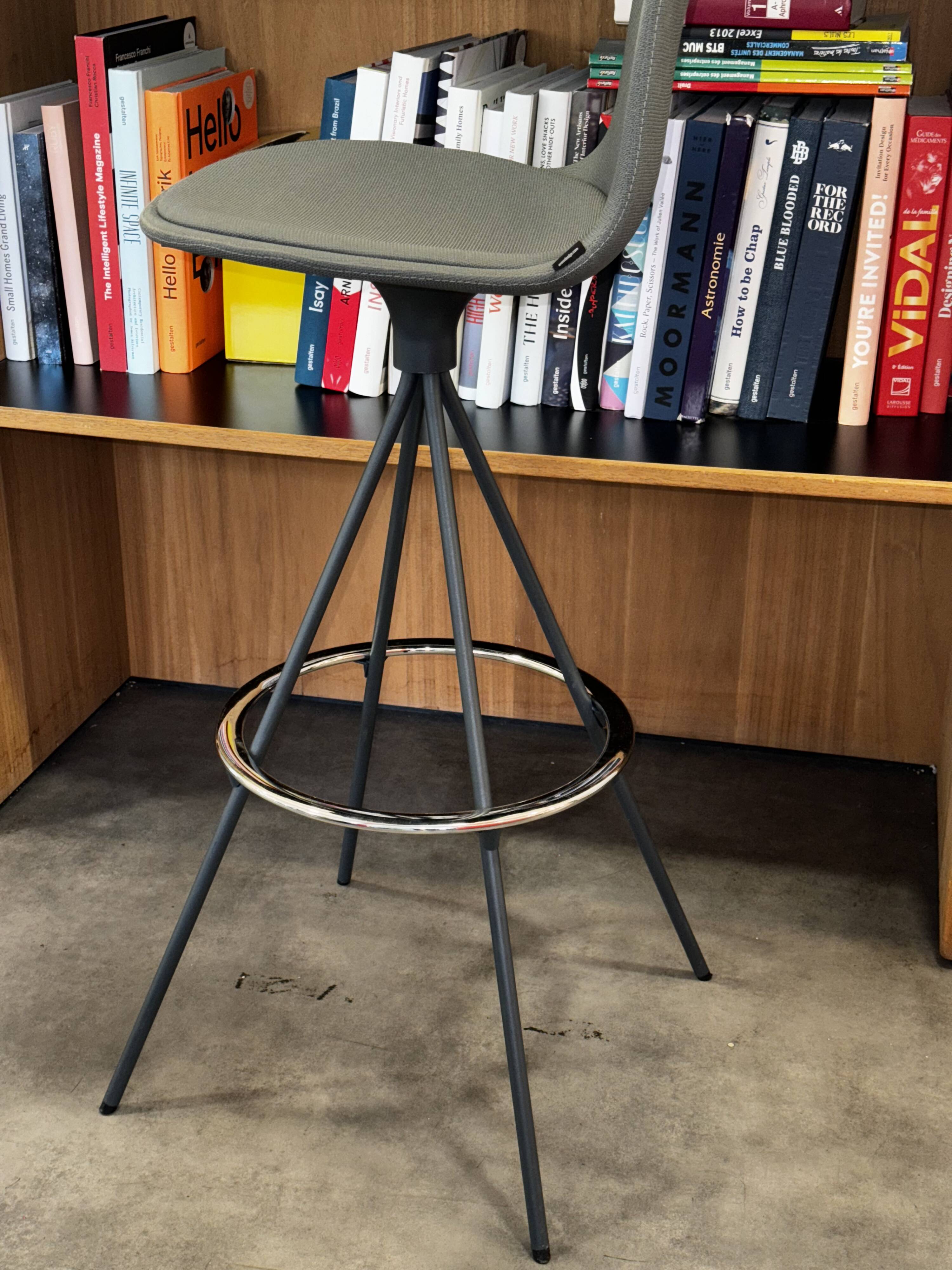 ENEA High design stool in grey colour