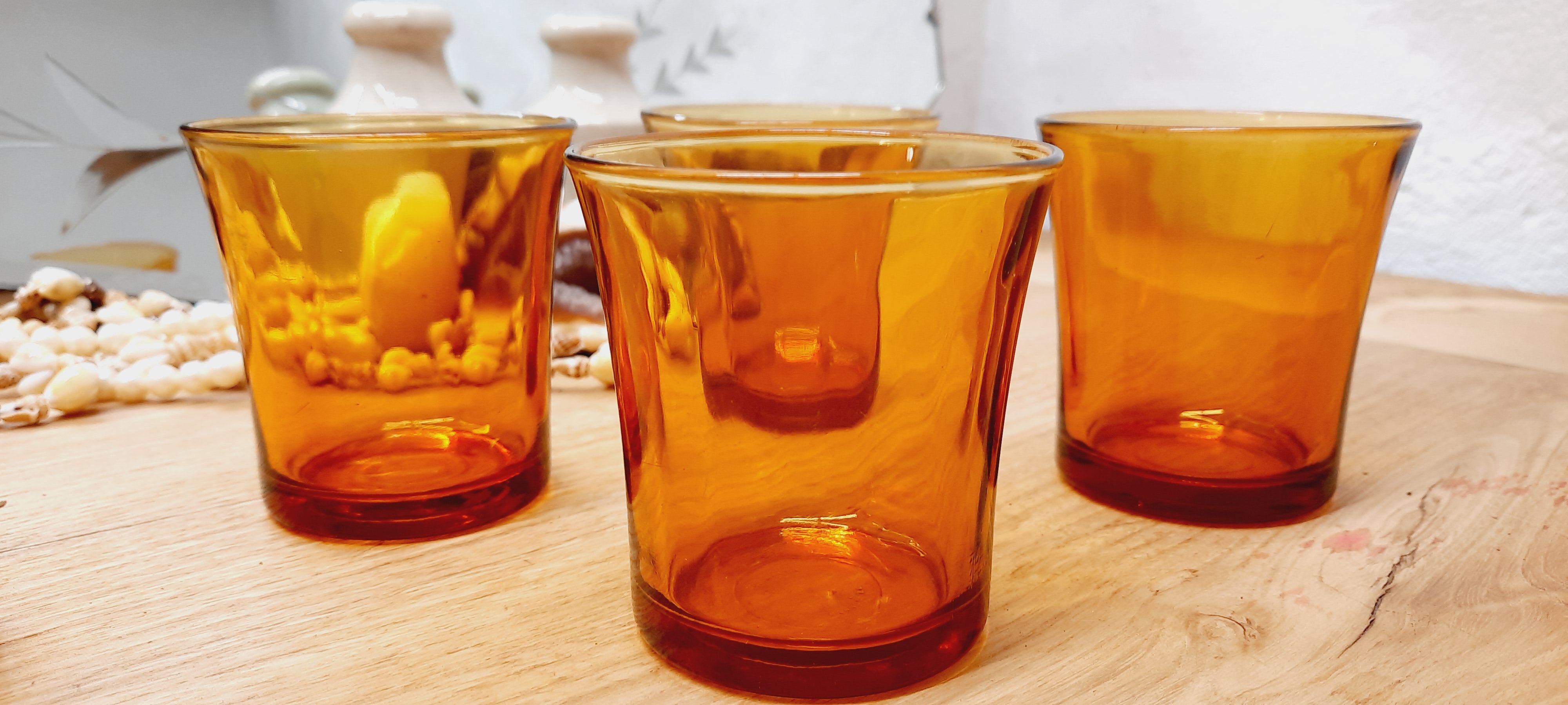 Set 6 amber glasses and decanter