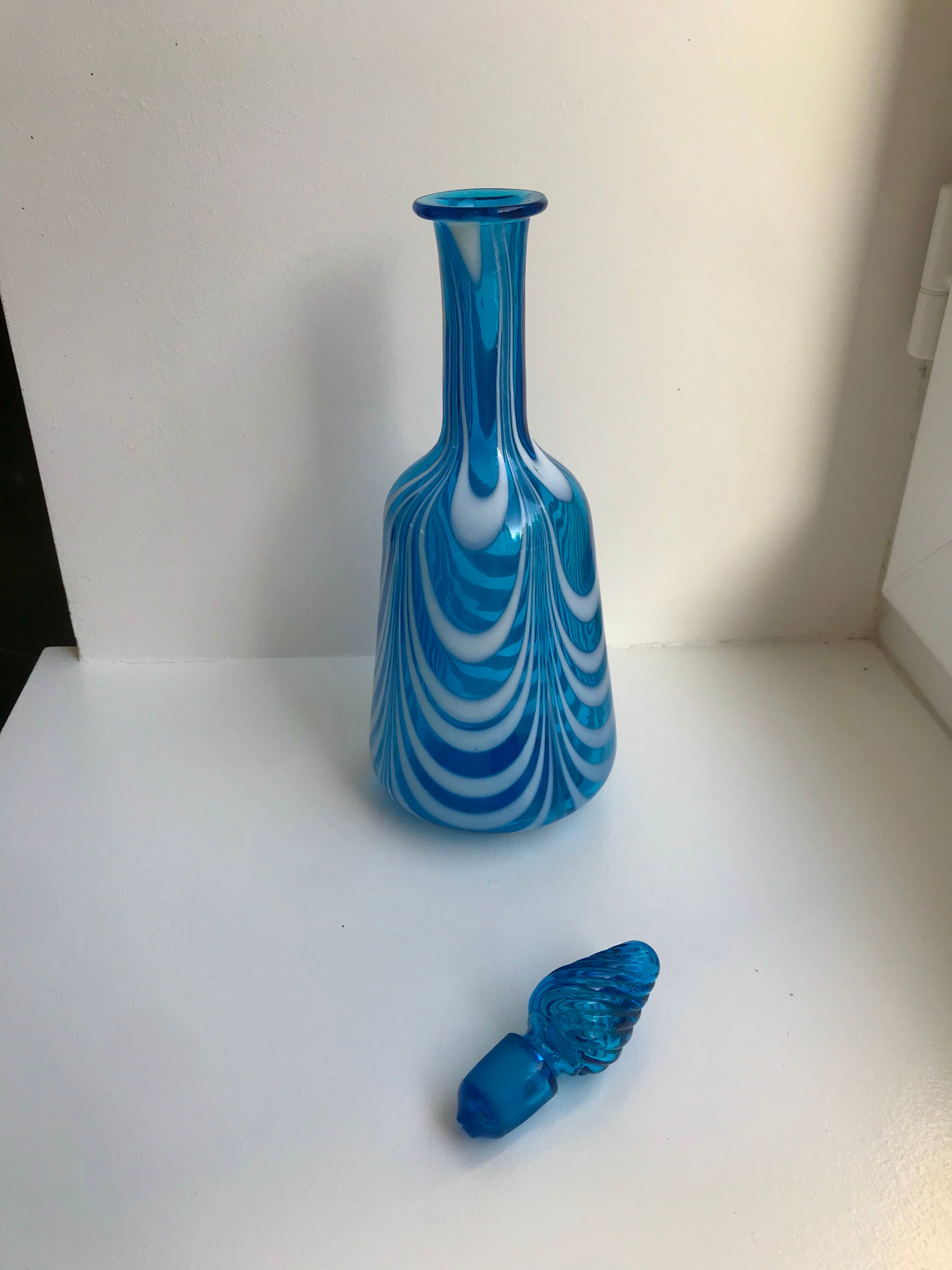 Carafe en verre bleu de Murano début XXème