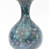 Vase balustre en email bleu cloisonné monté en lampe