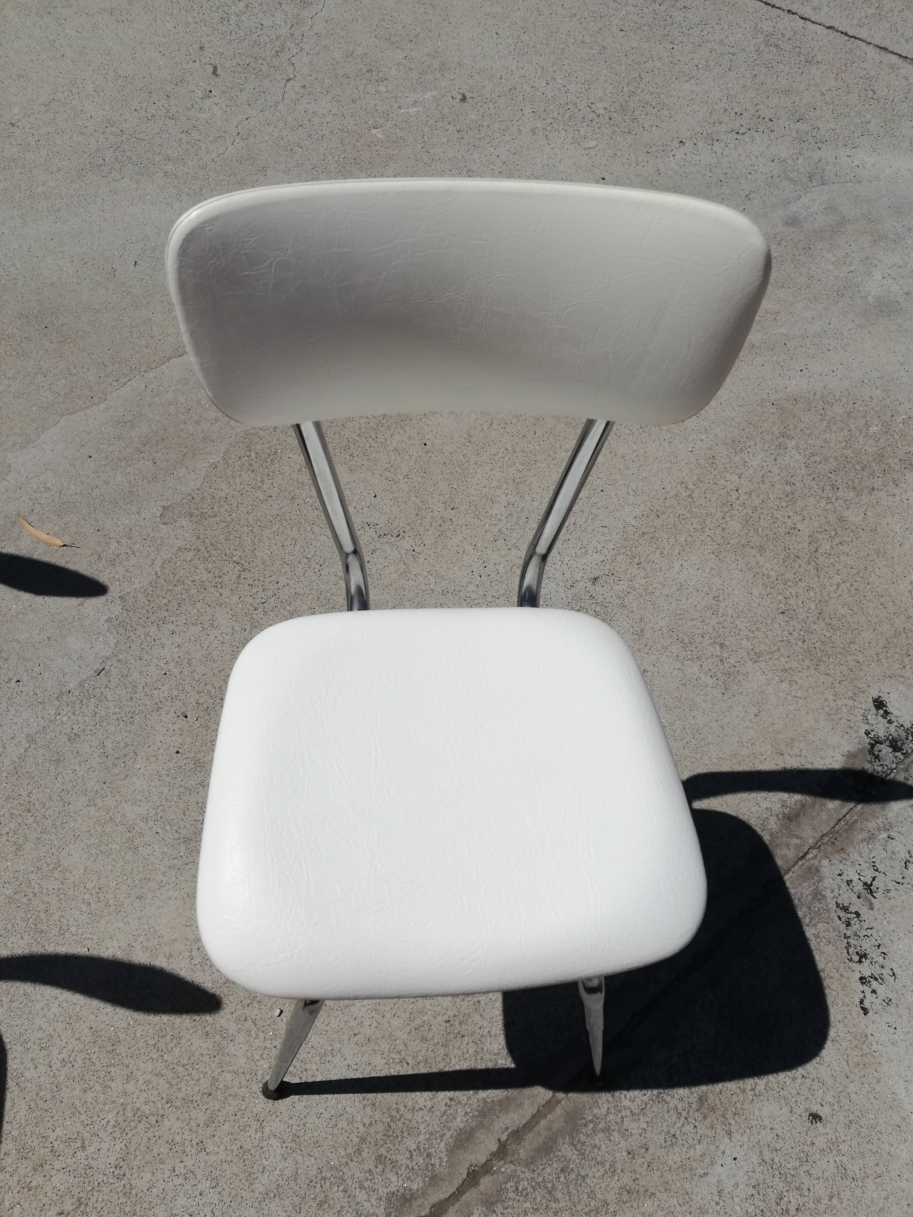 Set table and kitchen chairs in formica and skai