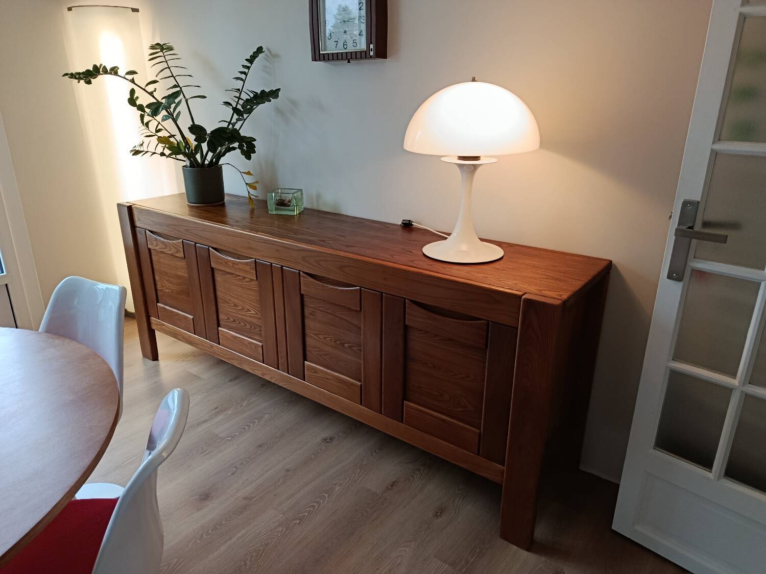Brutalist enfilade Regain house