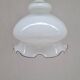 Suspension fleur en opaline laiteuse