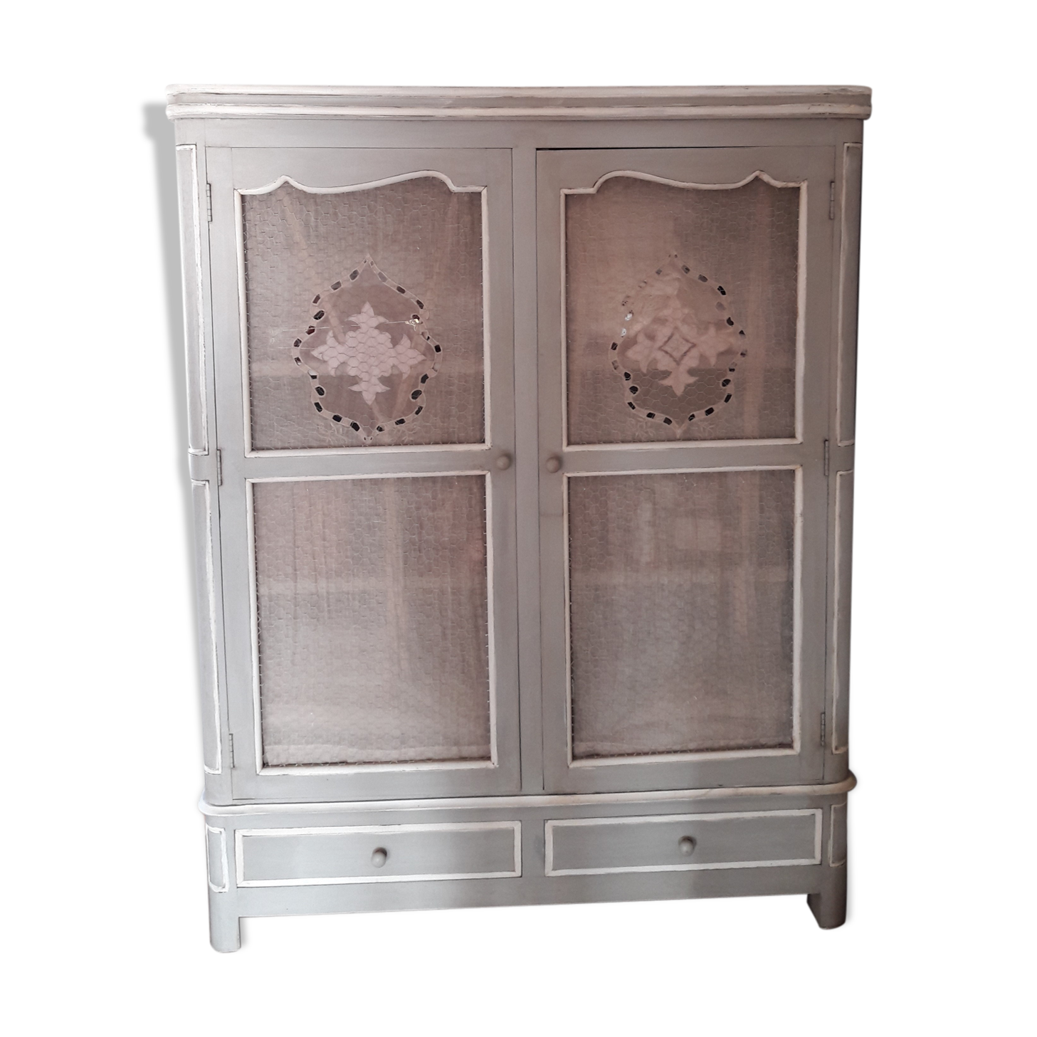 Shabby chic style wardrobe Patine grey