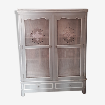 Armoire style shabby chic patine grise