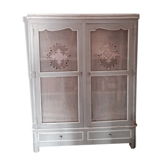 Shabby chic style wardrobe Patine grey