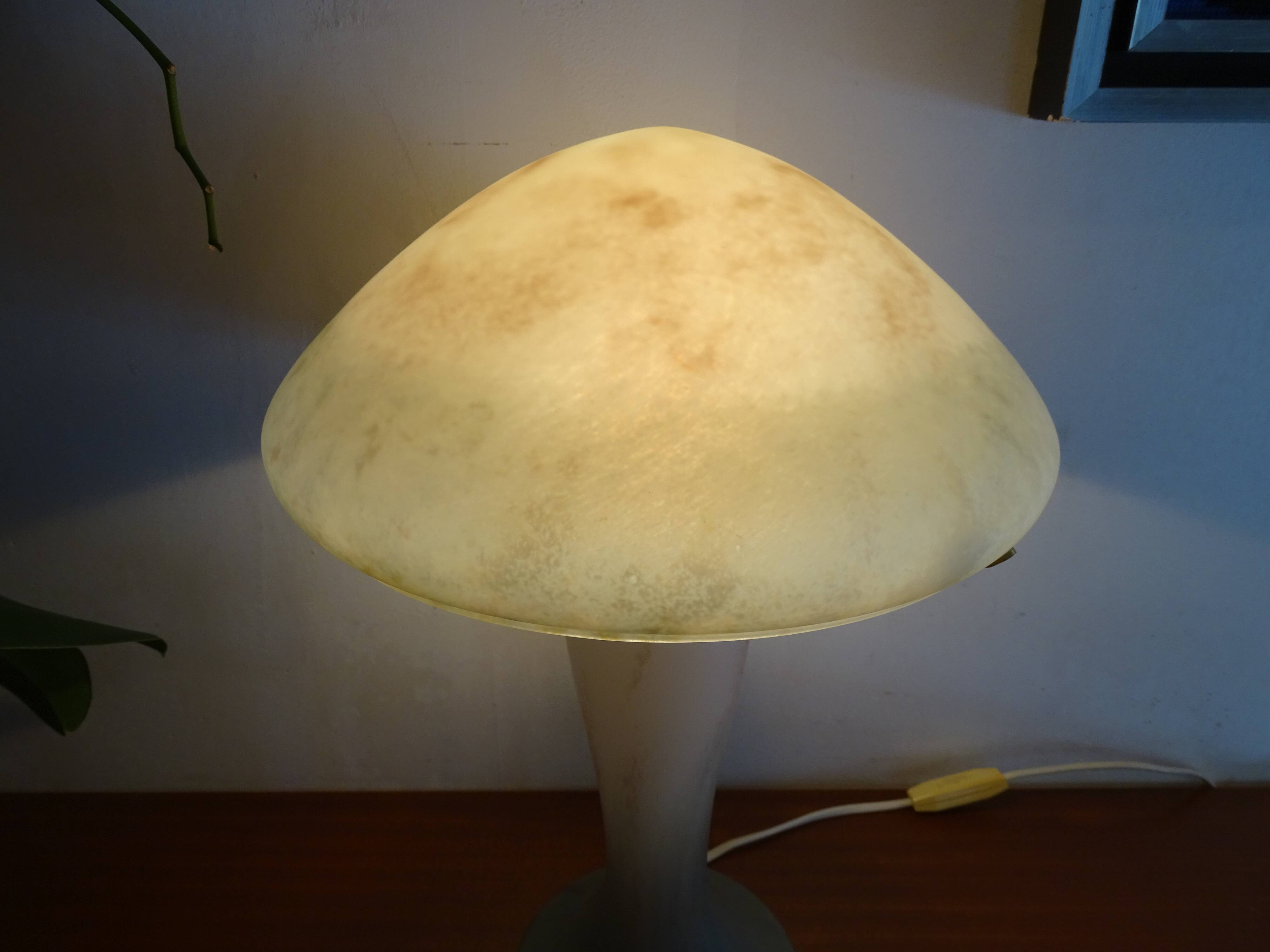 Mushroom lamp glass paste