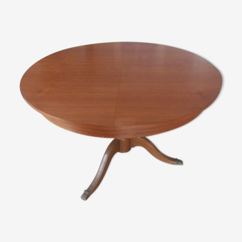 Wooden round table central feet with extensions
