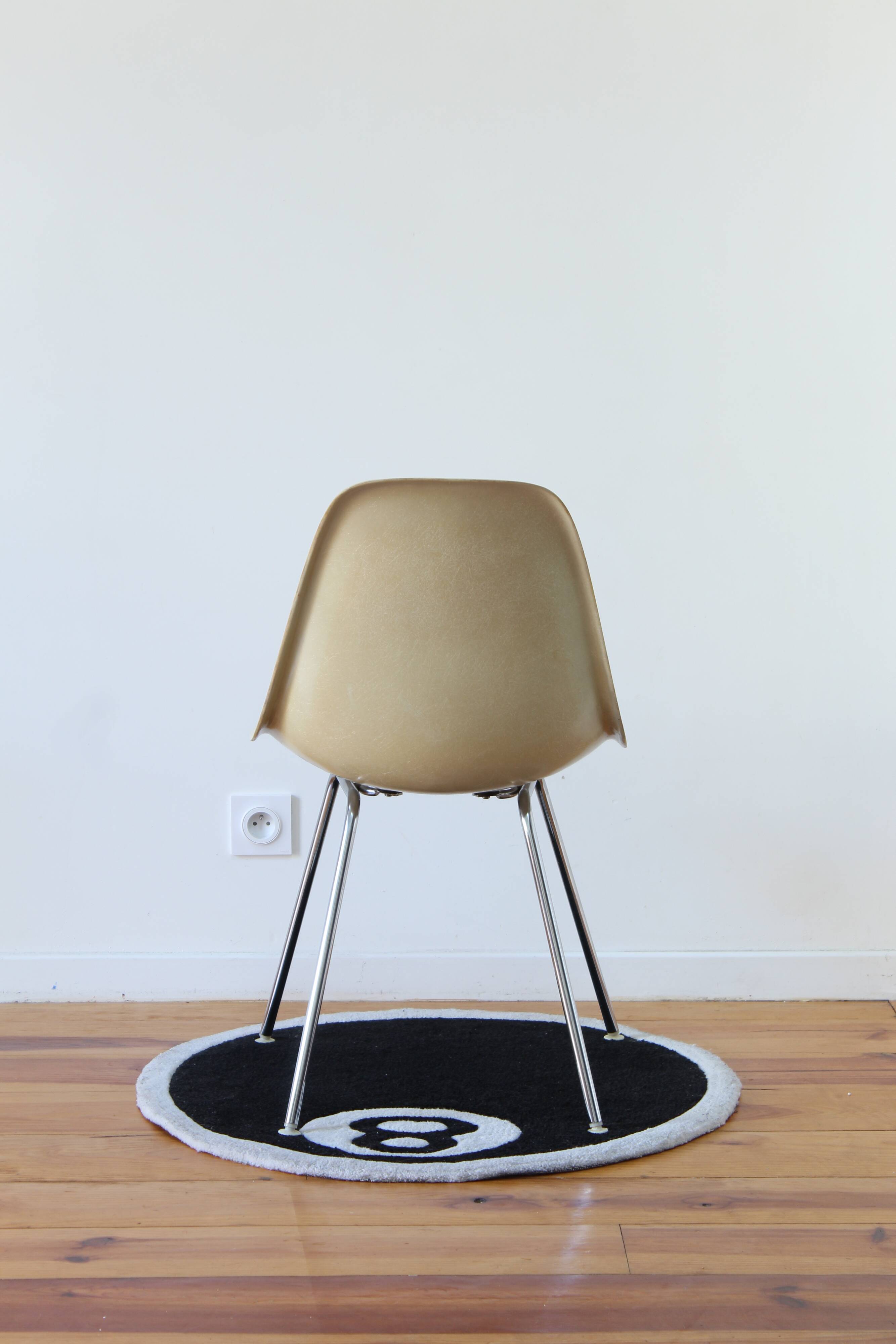 DSX fiberglass chair by Charles & Ray Eames for Herman Miller