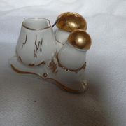 Salière poivrière et moutardier en porcelaine de Limoges forme champignons